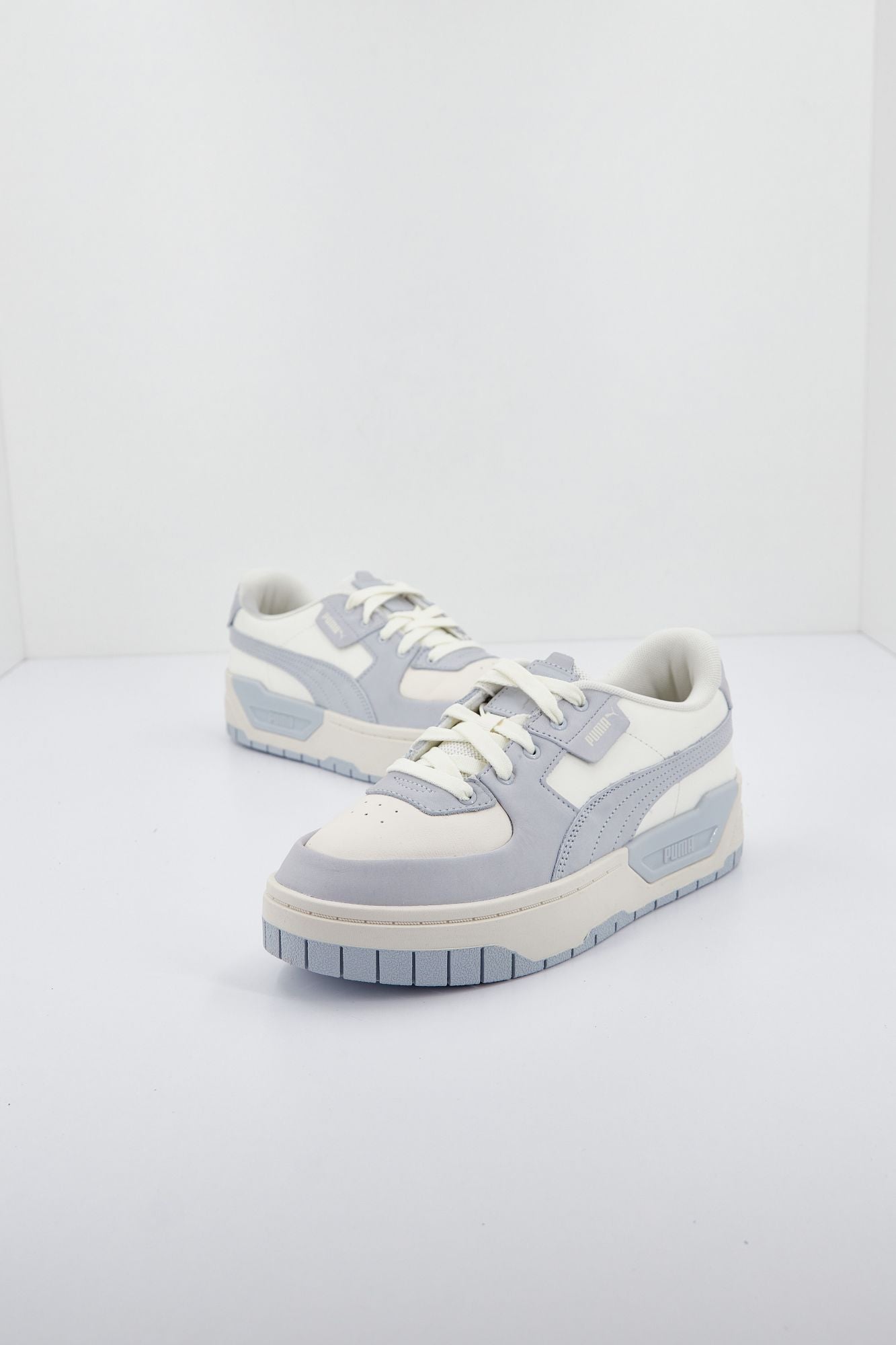PUMA CALI DREAM PASTEL en color BLANCO (1)