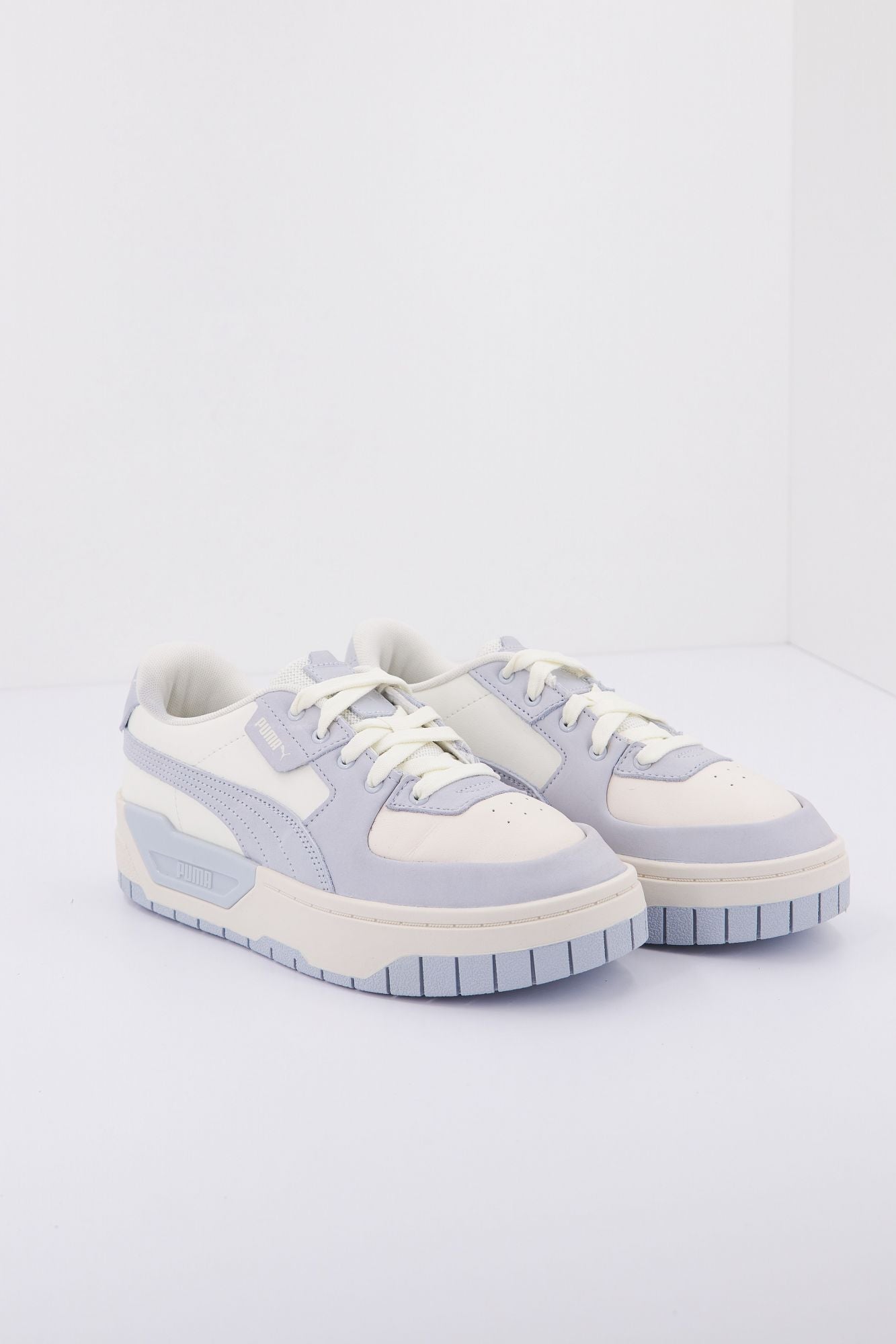 PUMA CALI DREAM PASTEL en color BLANCO (2)