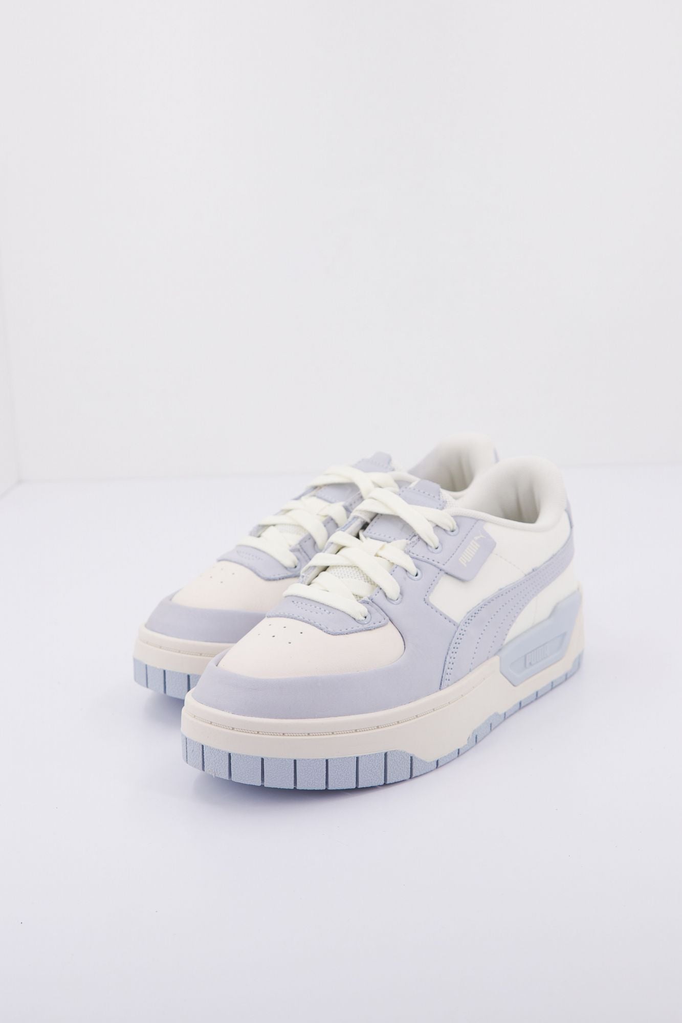 PUMA CALI DREAM PASTEL en color BLANCO (3)