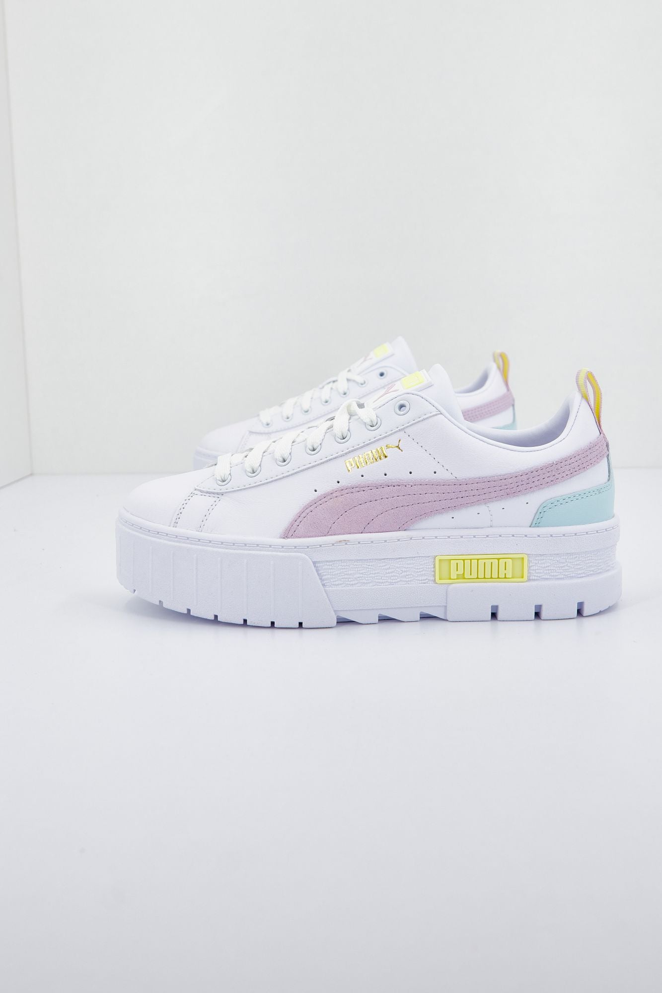 PUMA MAYZE LTH WN'S en color BLANCO (2)