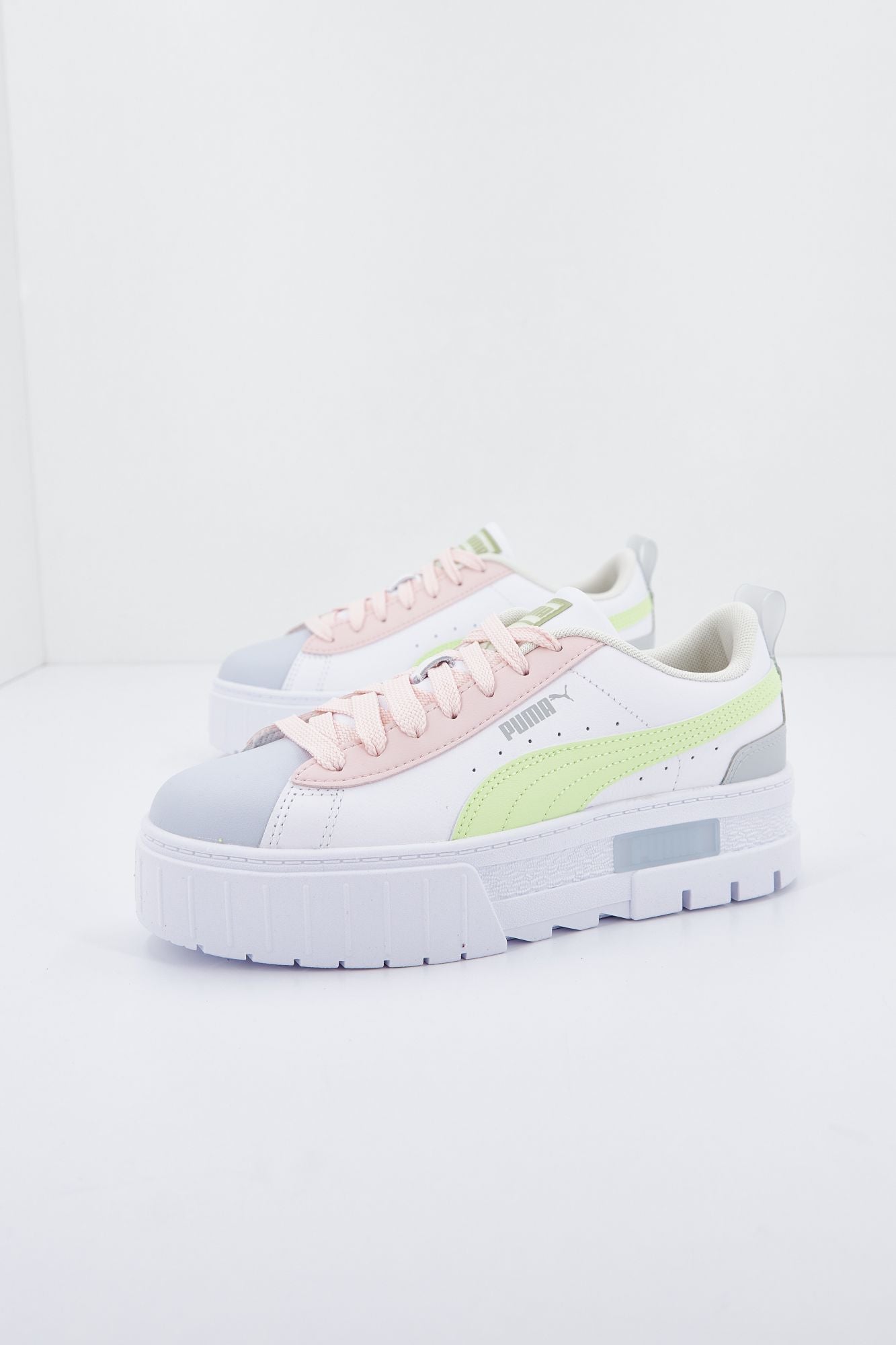 PUMA MAYZE LTH POP en color BLANCO (1)