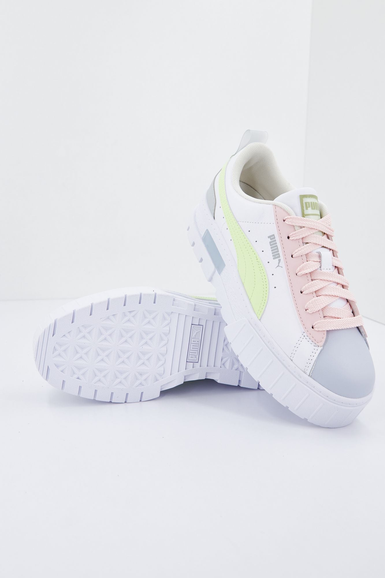 PUMA MAYZE LTH POP en color BLANCO (4)