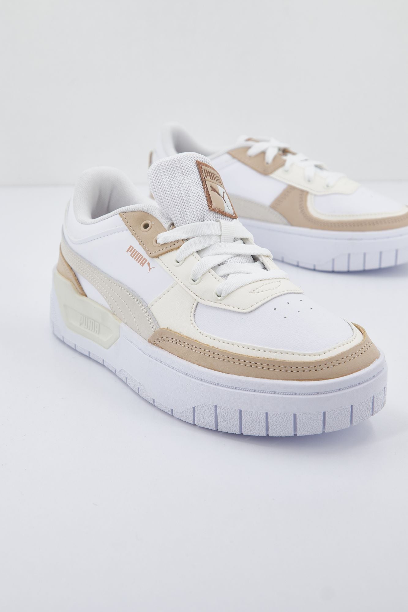 PUMA CALI DREAM PASTEL en color BLANCO (2)