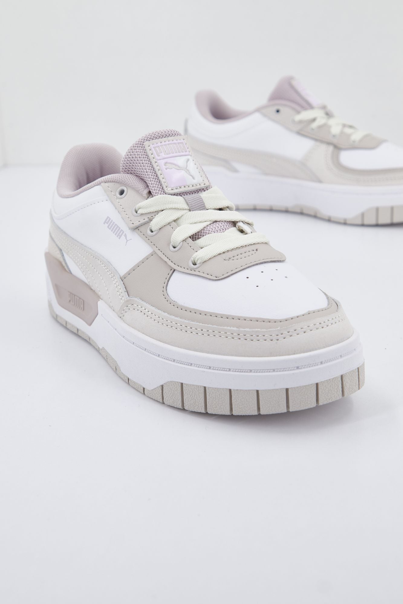 PUMA CALI DREAM PASTEL en color BLANCO (2)