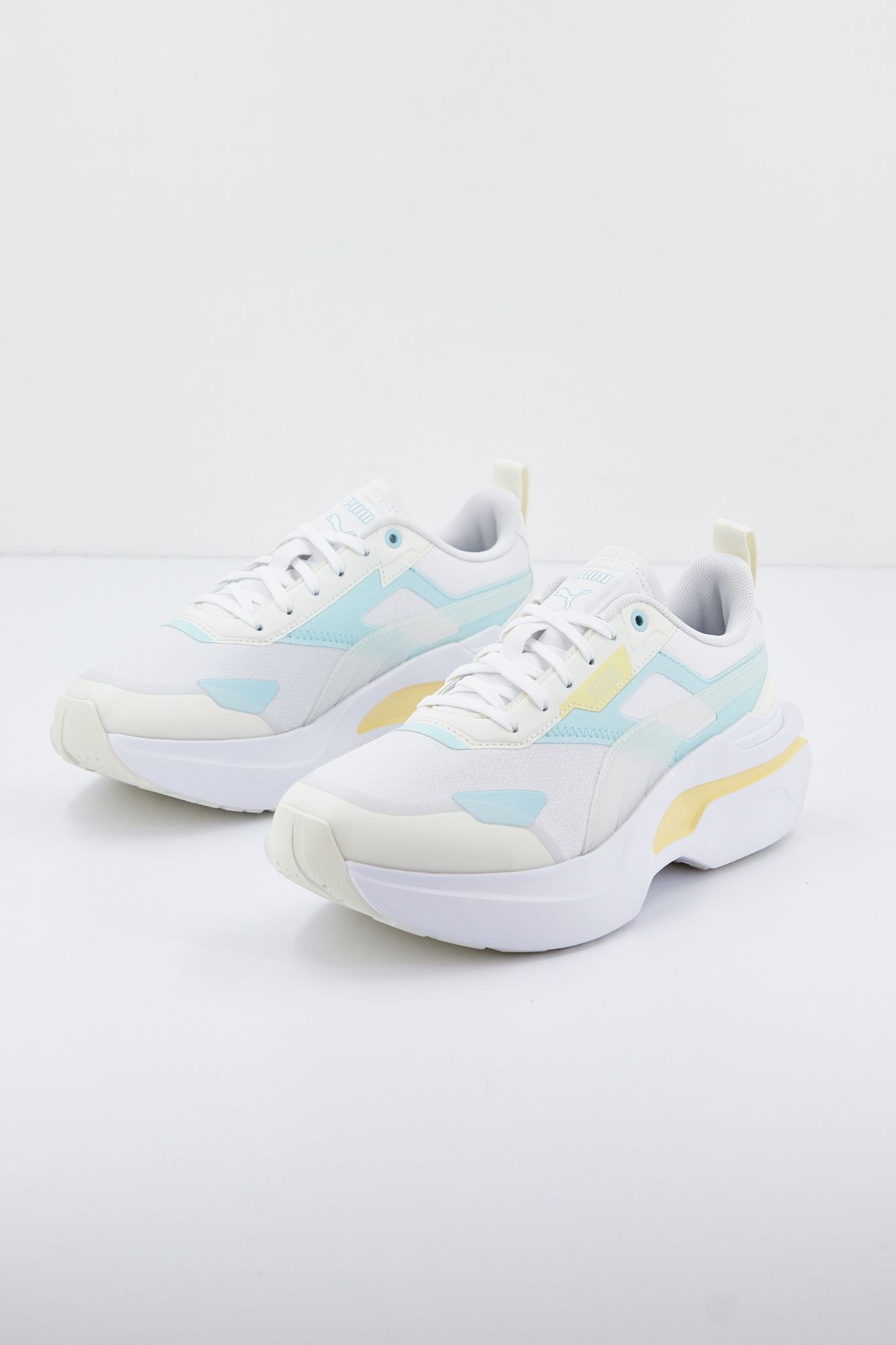 PUMA KOSMO RIDER SOFT WNS en color BLANCO (1)