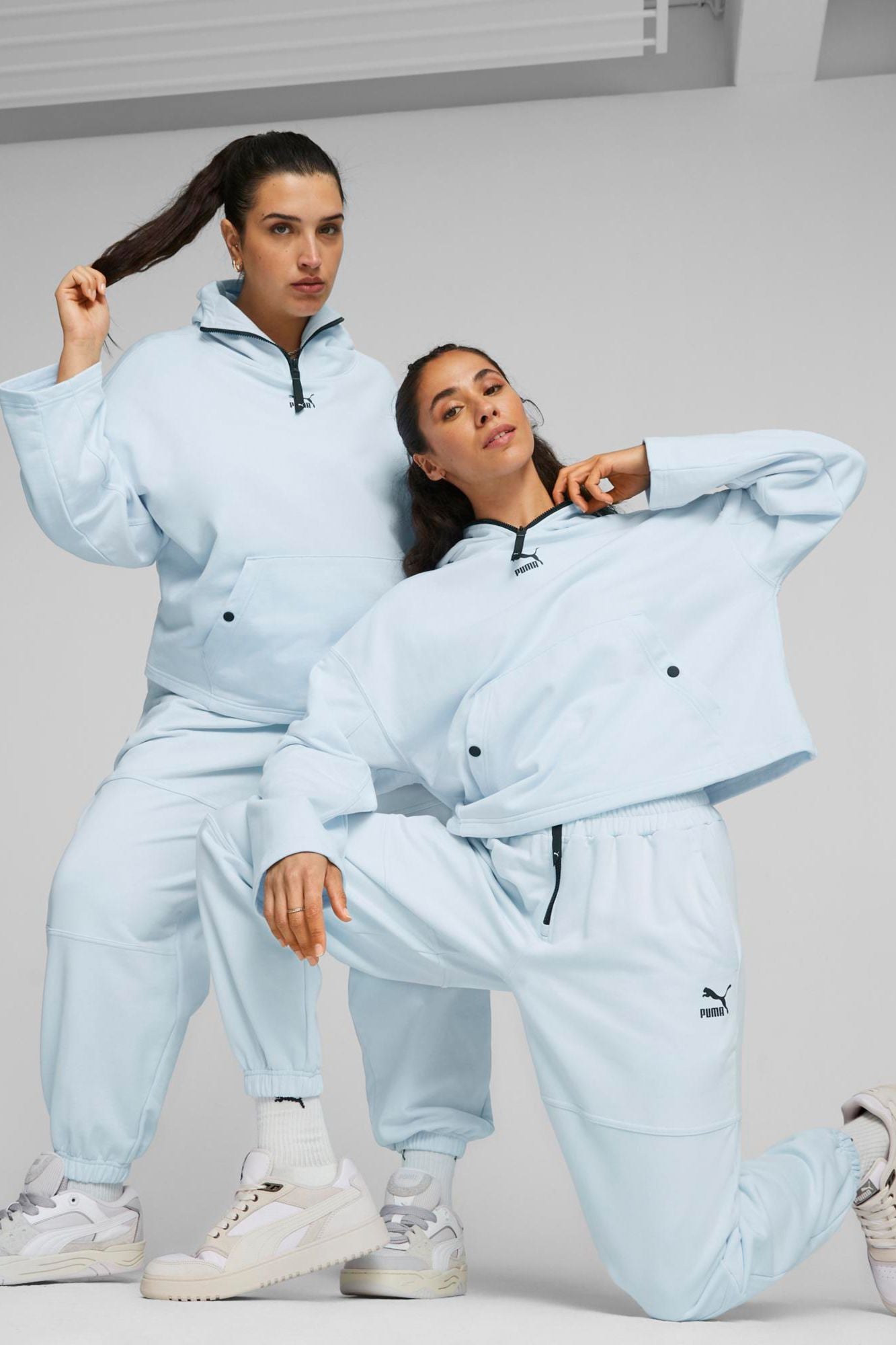 PUMA DARE TO HOODIE en color AZUL (4)