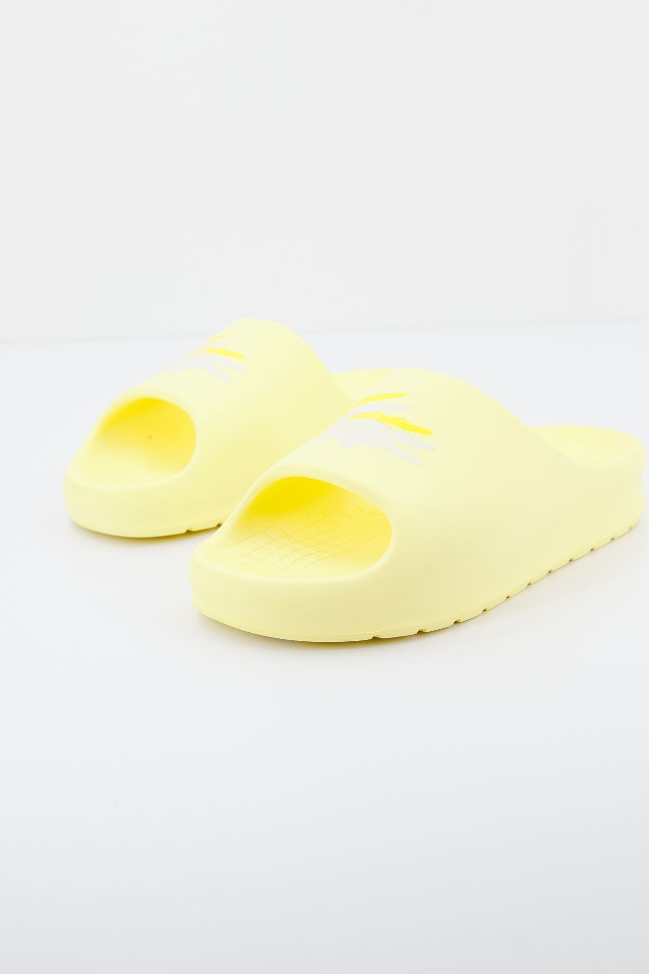 LACOSTE SERVE SLIDE 2.0 123 1 CFA en color AMARILLO (1)