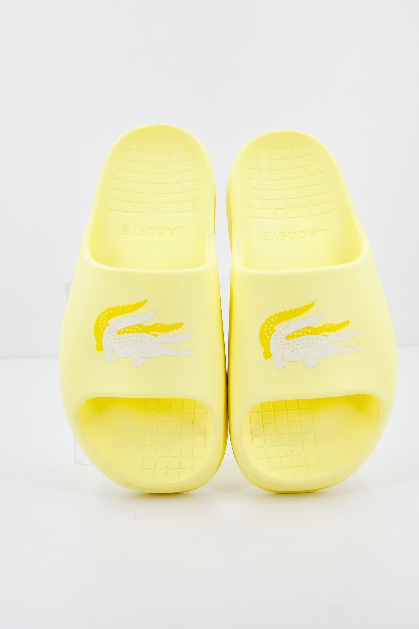 LACOSTE SERVE SLIDE 2.0 123 1 CFA en color AMARILLO (4)