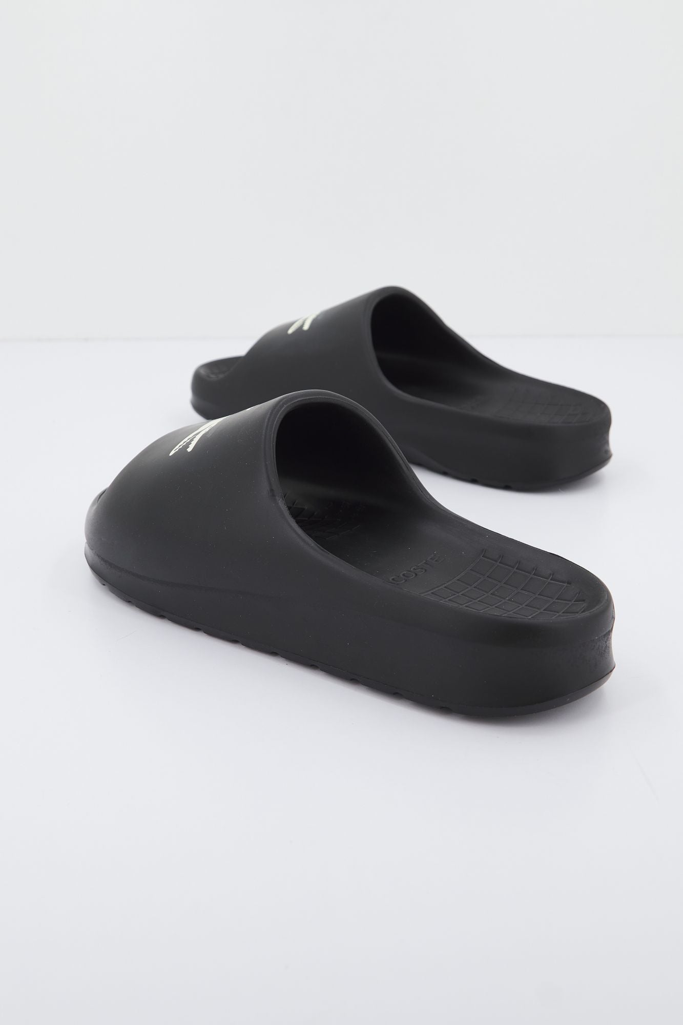 LACOSTE SERVE SLIDE 2.0 123 1 CMA en color NEGRO (3)