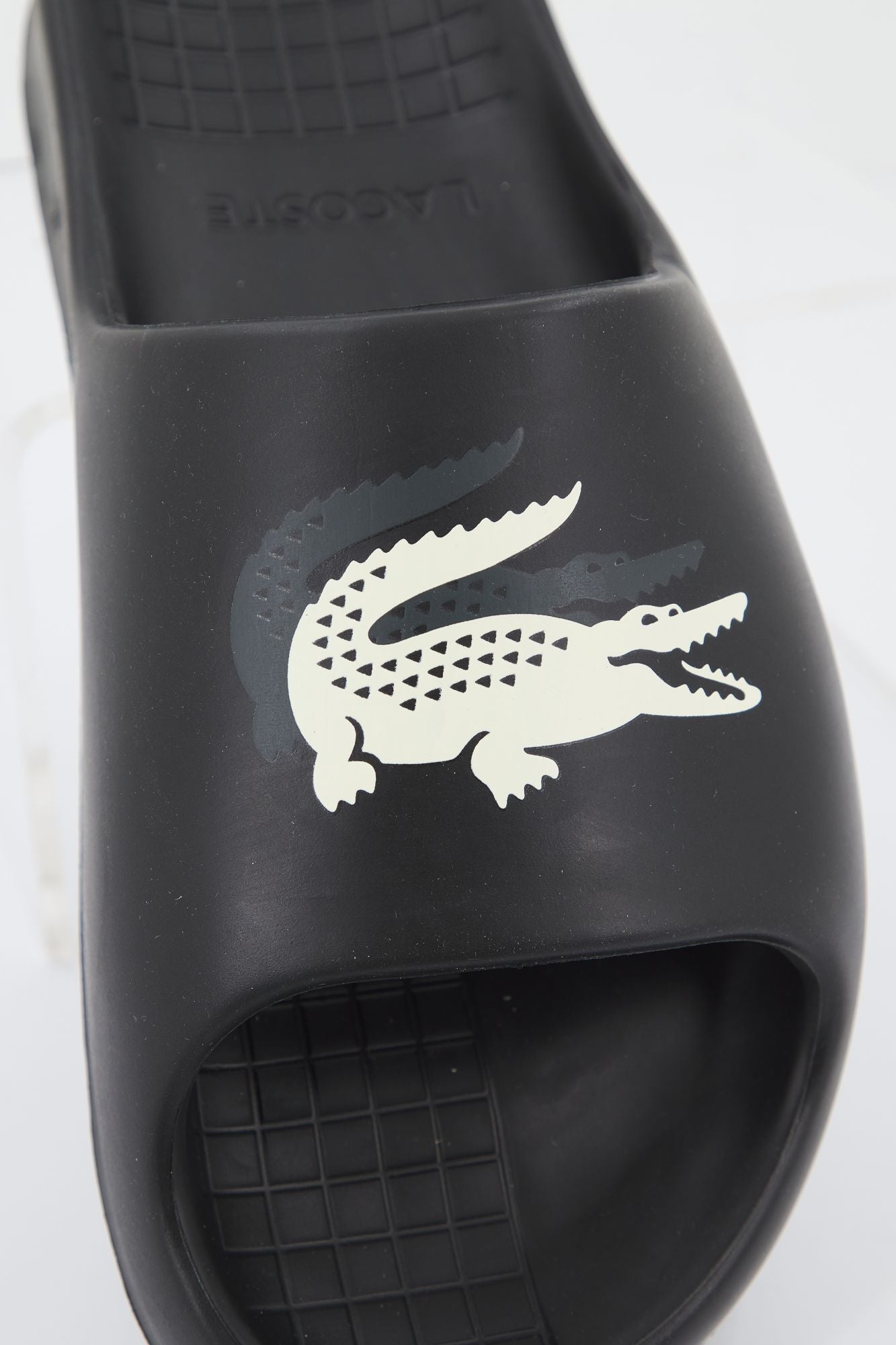 LACOSTE SERVE SLIDE 2.0 123 1 CMA en color NEGRO (4)