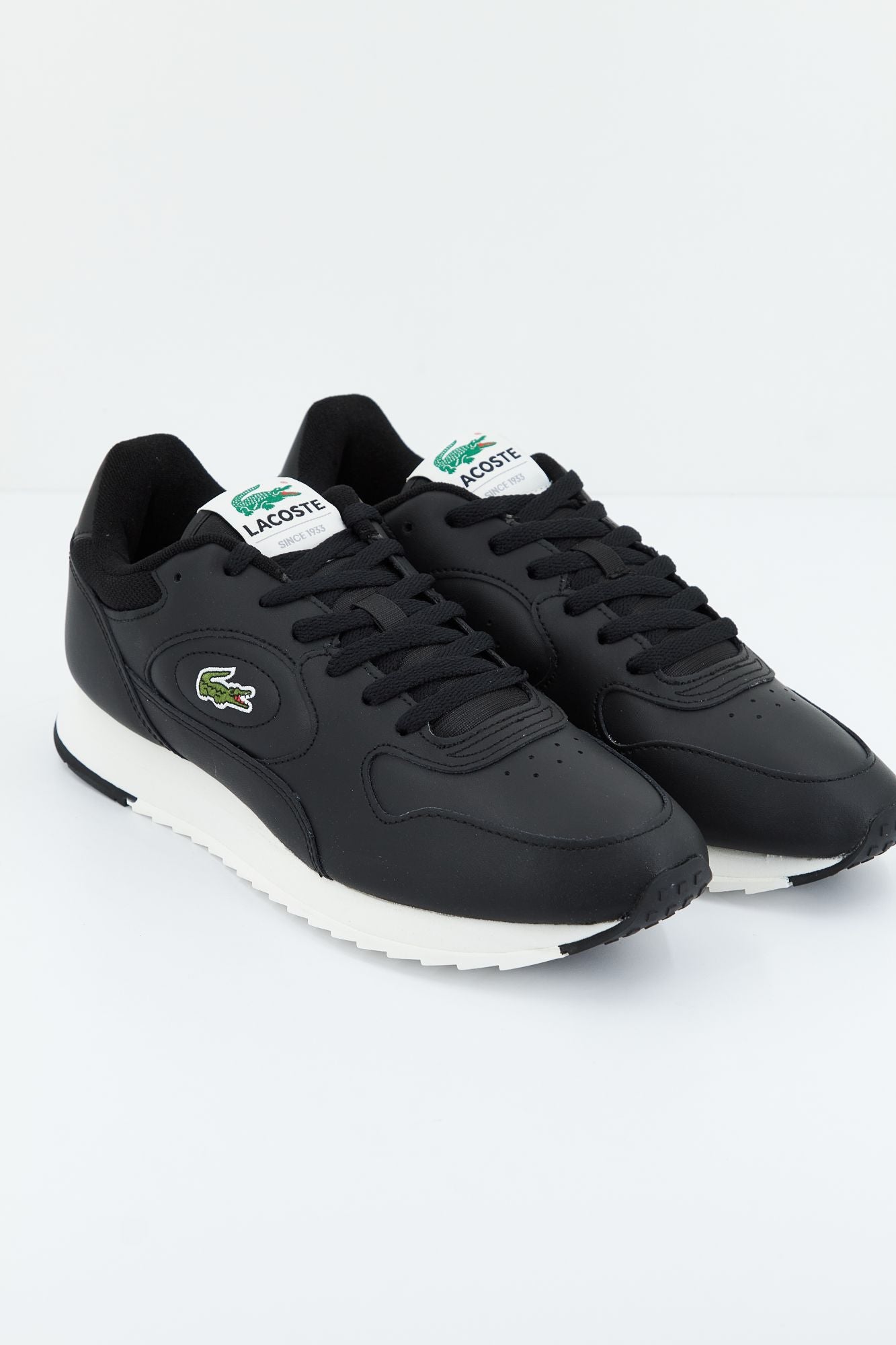 LACOSTE LINETRACK 2231 SMA en color NEGRO (1)