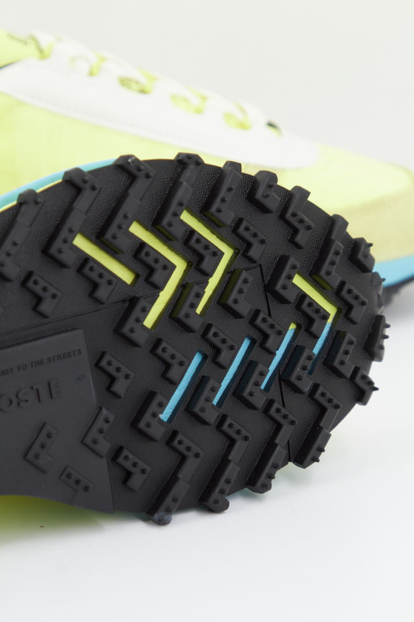 LACOSTE ELITE ACTIVE 223 en color AMARILLO (4)