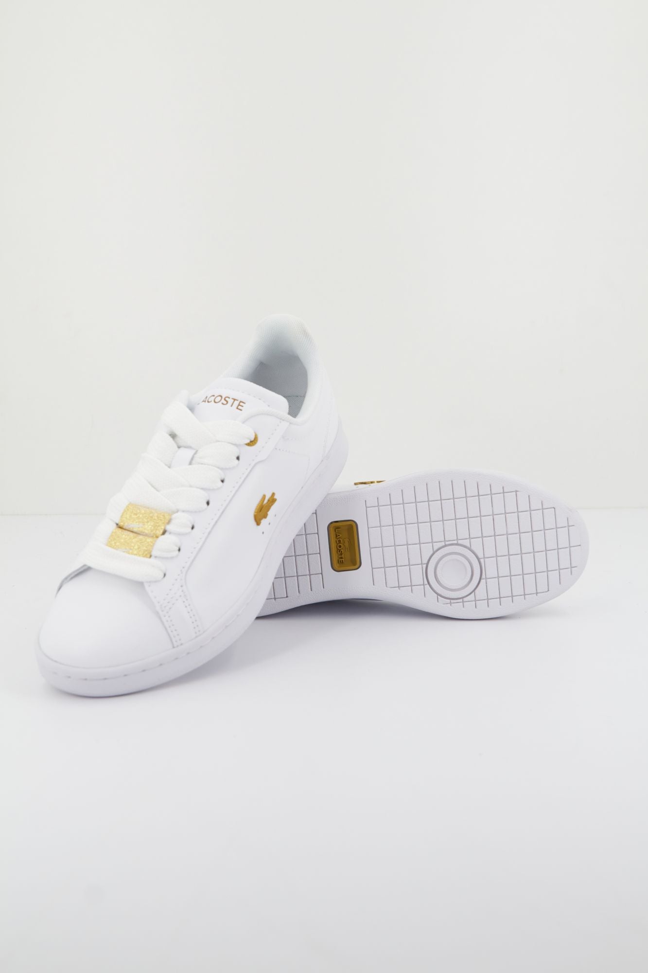 LACOSTE CARNABY PRO 123 5 SFA en color BLANCO (1)