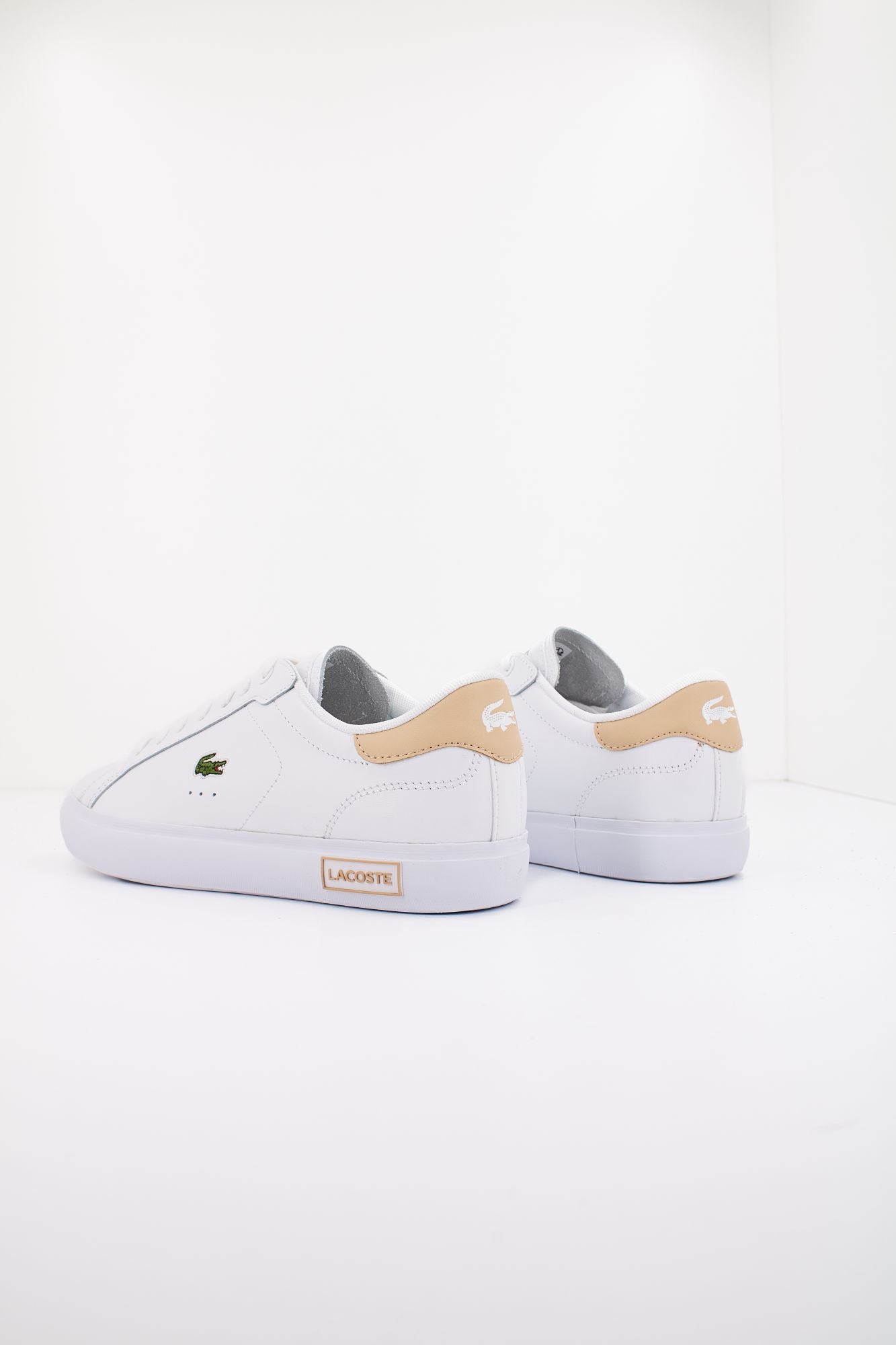 LACOSTE POWERCOURT LOGO TONGUE LE en color BLANCO (3)