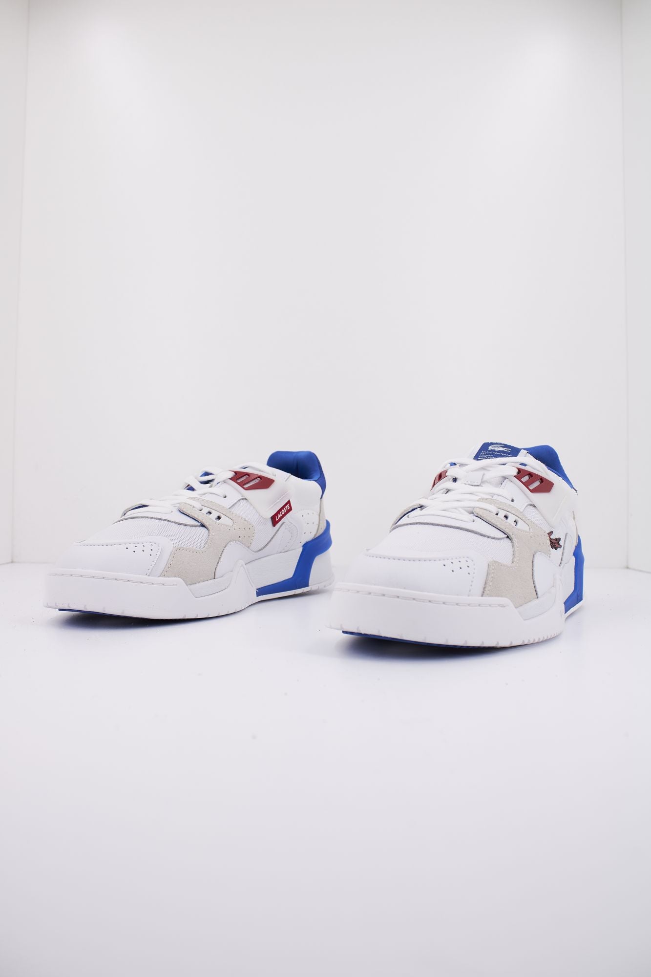 LACOSTE CONTRASTED TONGUE en color BLANCO (2)