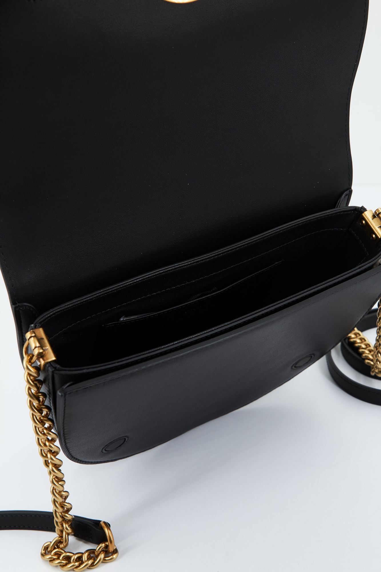 PINKO ROUND CLICK CLASSIC VIT en color NEGRO (4)