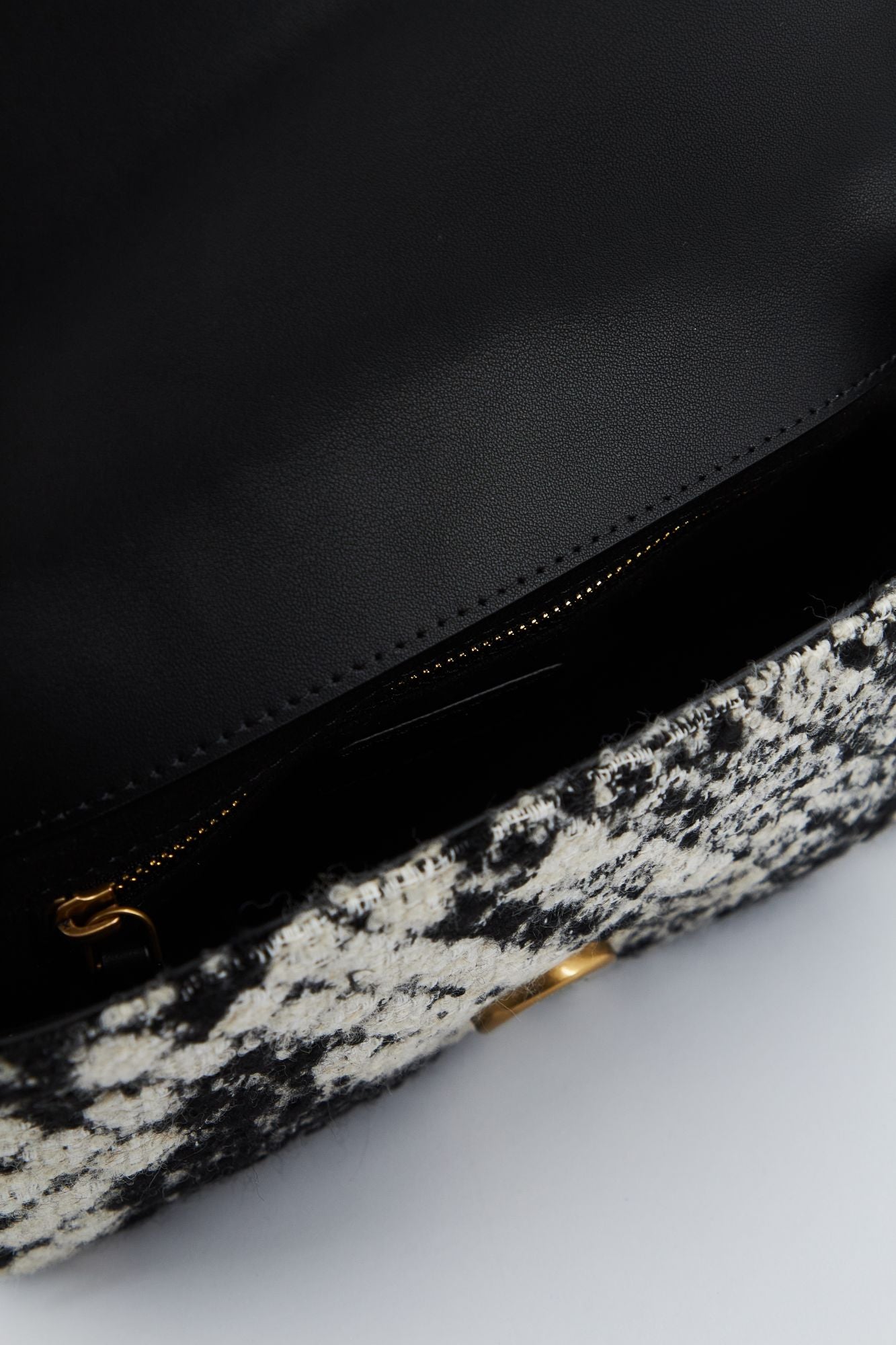 PINKO LOVE ONE MINI CL JACQUA en color NEGRO (4)