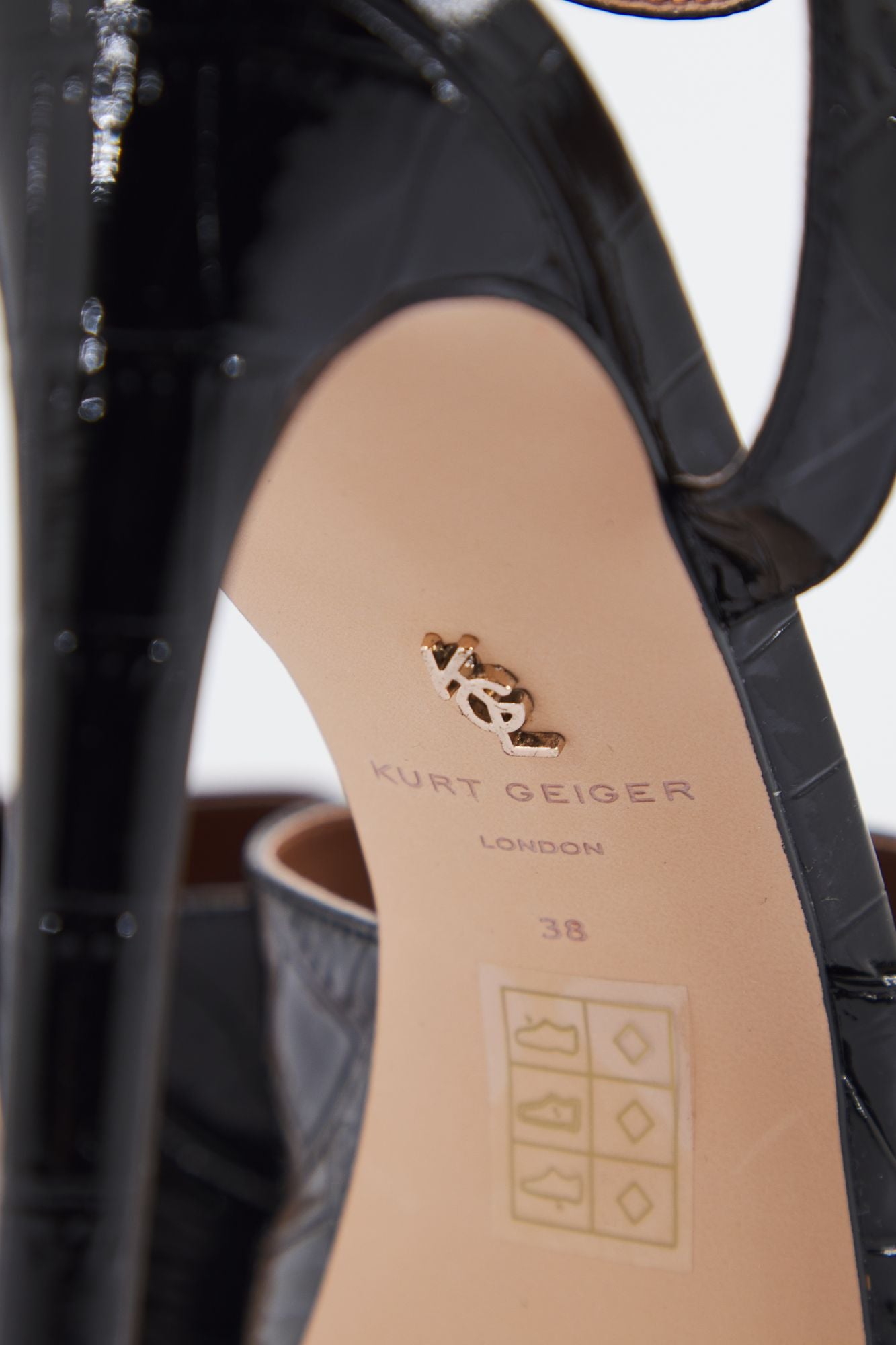 KURT GEIGER LONDON PIERRA PEEP TOE PLATFOR en color NEGRO (4)