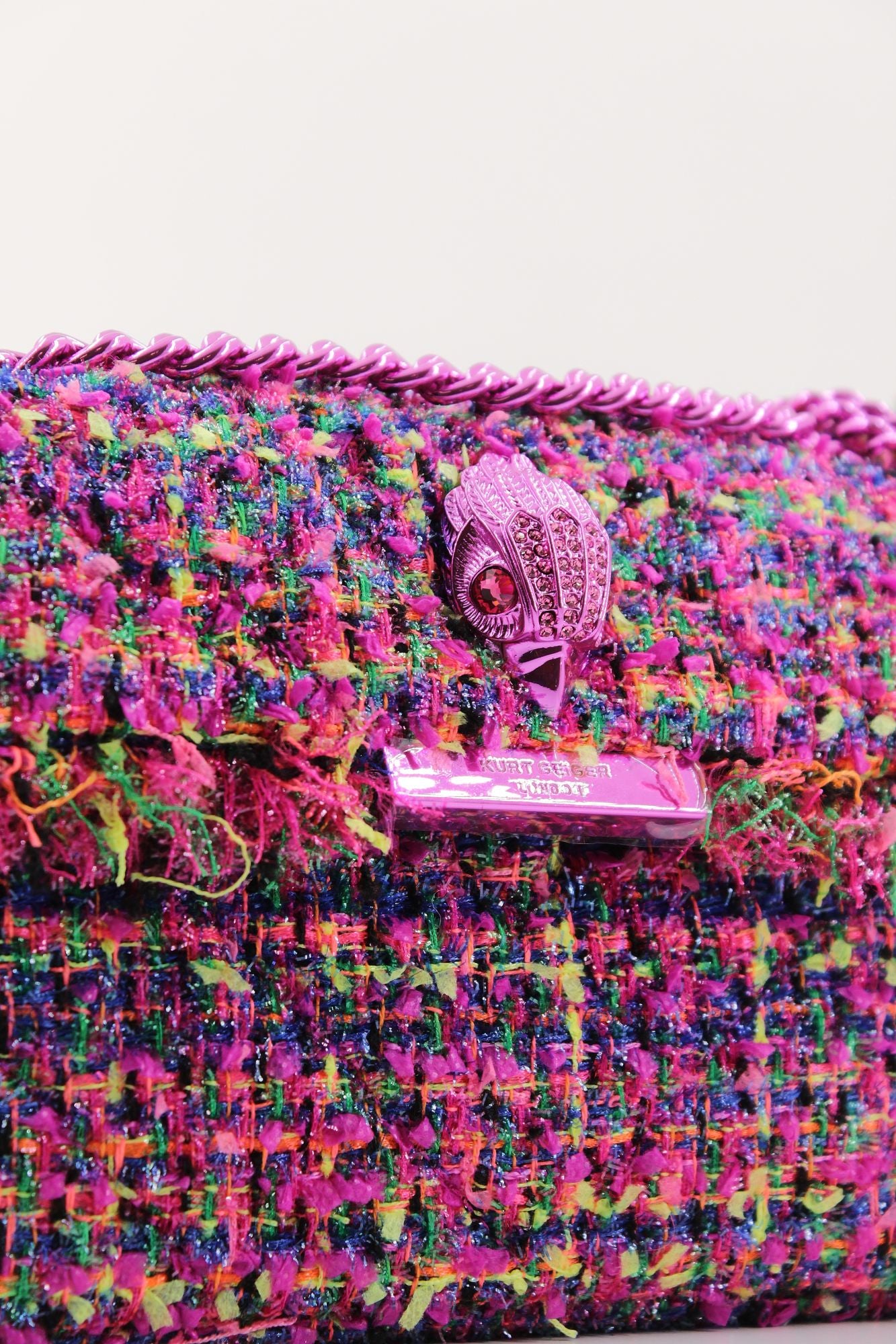 KURT GEIGER LONDON TWEED MINI KENSINGTON en color ROSA (4)