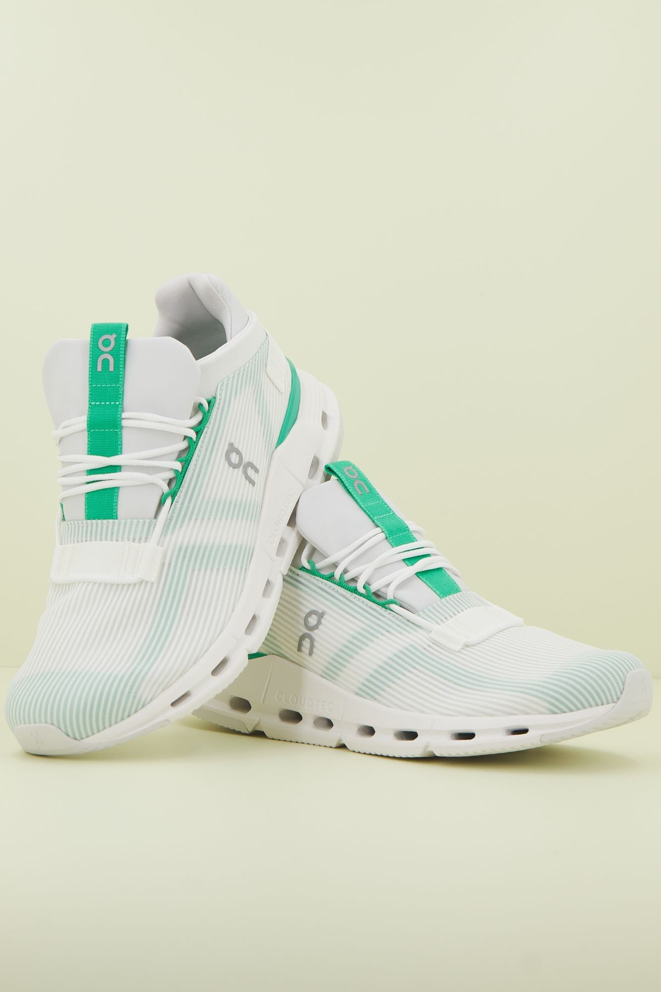 ON RUNNING CLOUDNOVA VOI en color BLANCO (1)