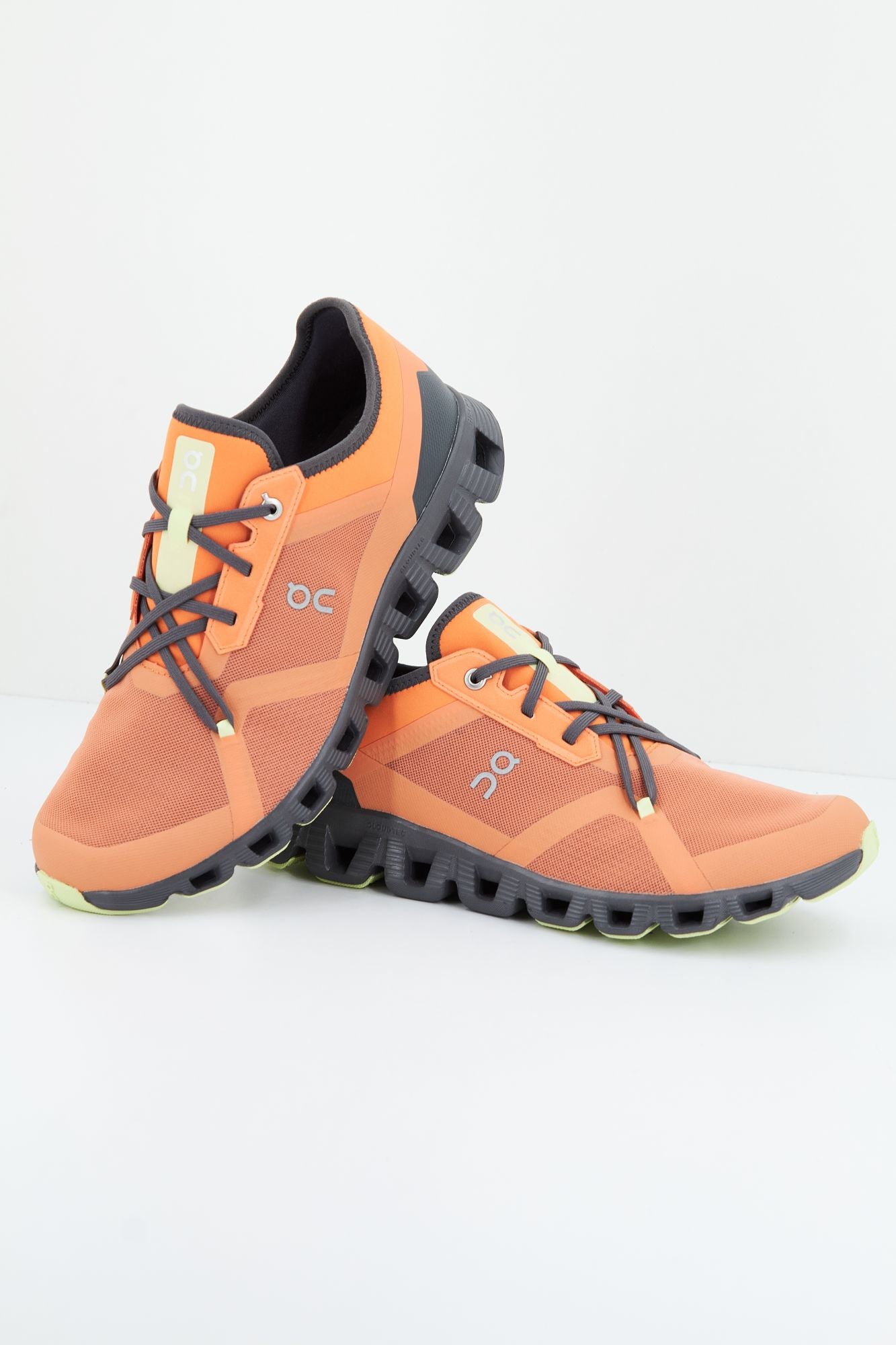 ON RUNNING CLOUD X 3 AD en color NARANJA (1)