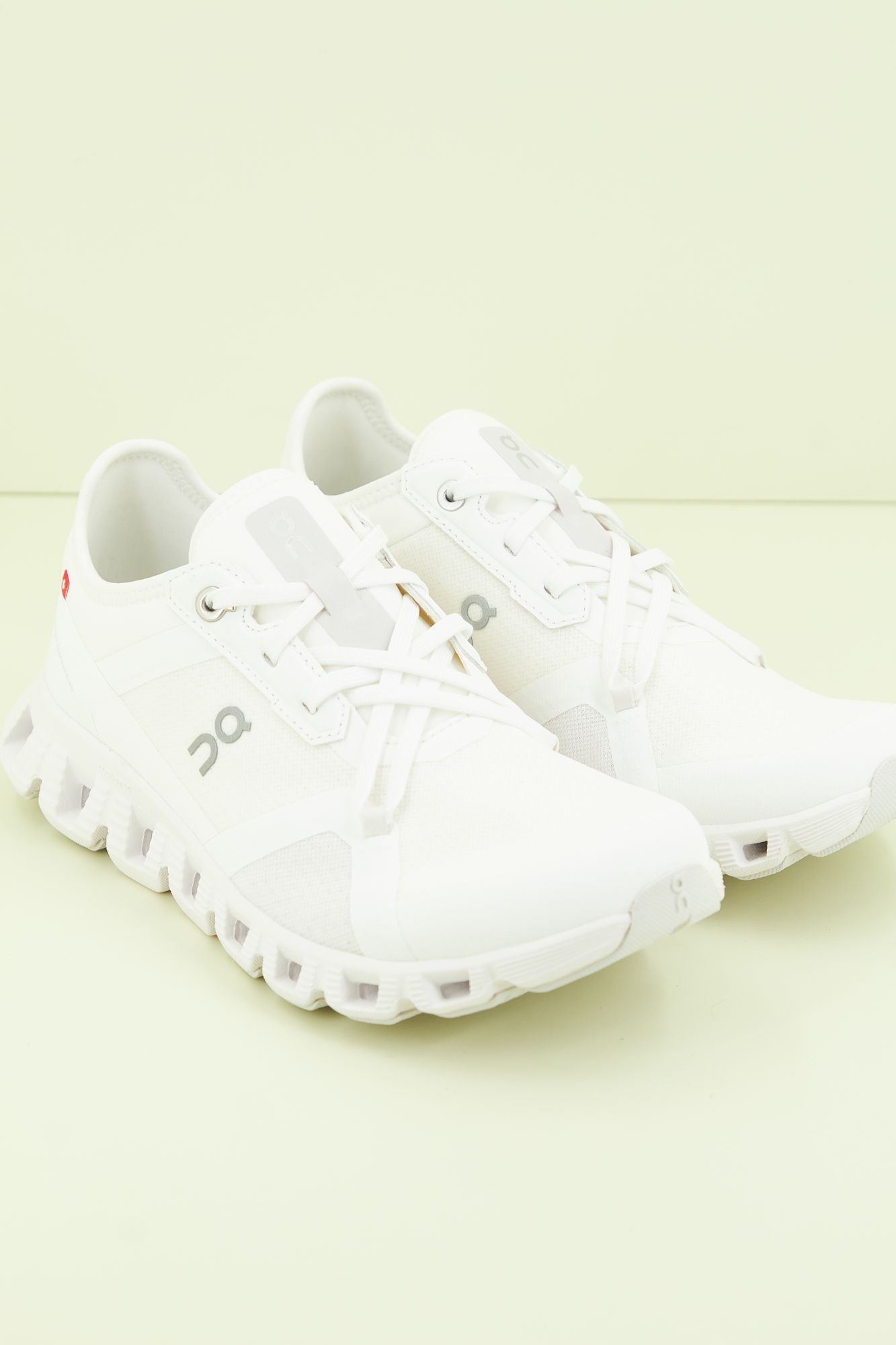 ON RUNNING CLOU X 3 AD en color BLANCO (1)