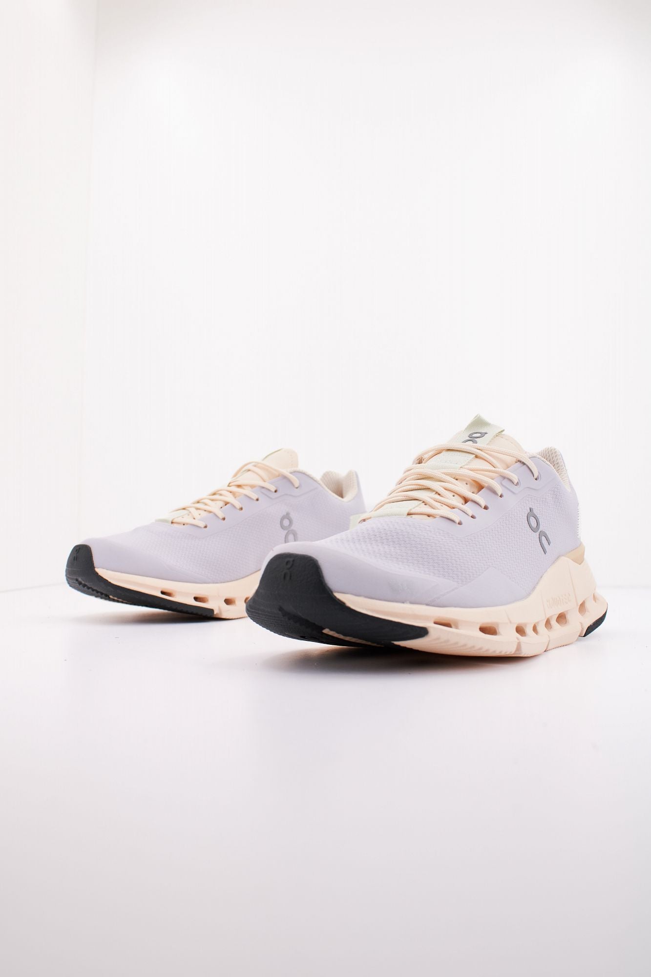 ON RUNNING CLOUDNOVA FORM 1 W en color VIOLETA (2)