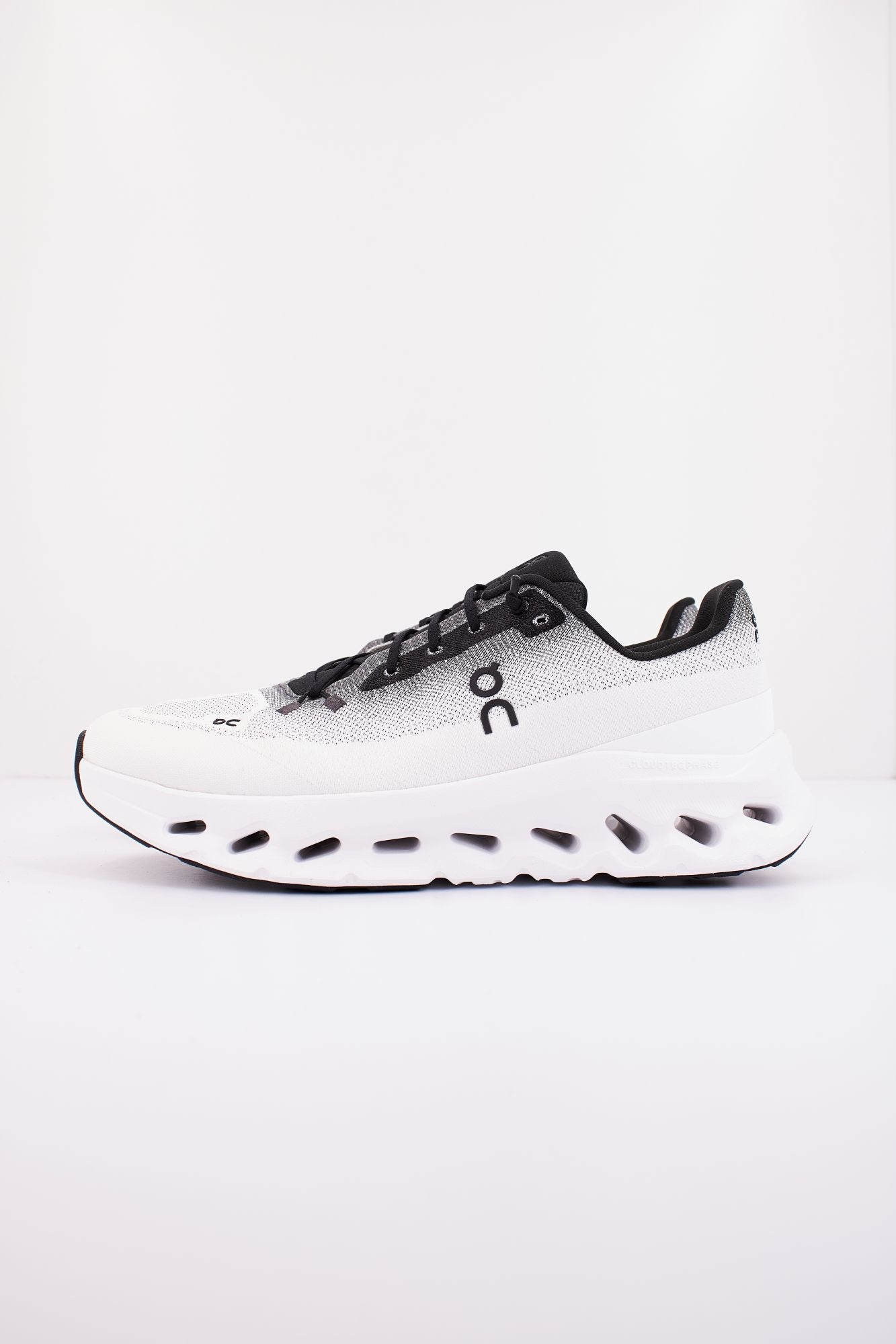 ON RUNNING CLOUDTILT en color BLANCO (1)