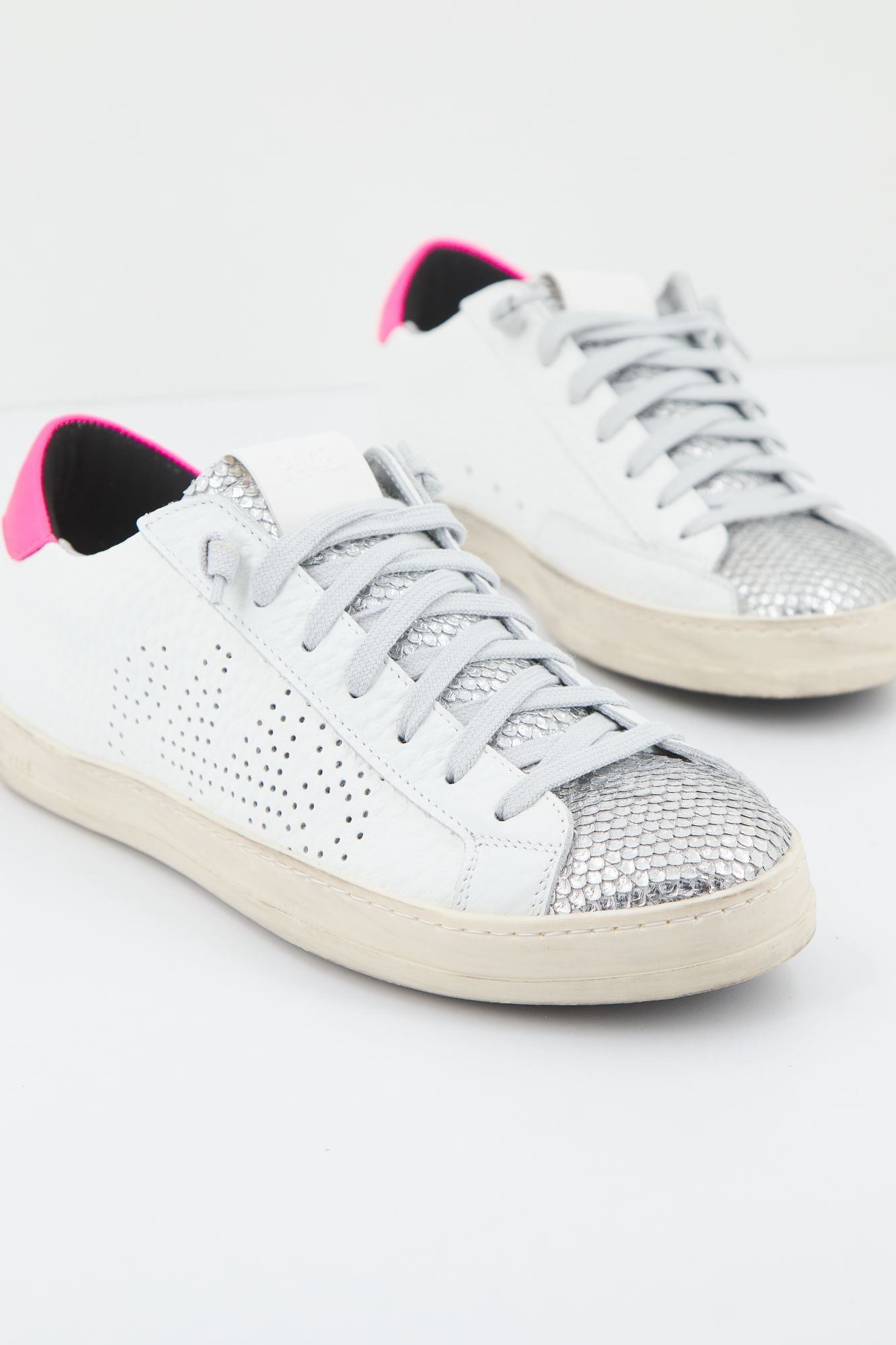 P448 JOHNW en color BLANCO (2)