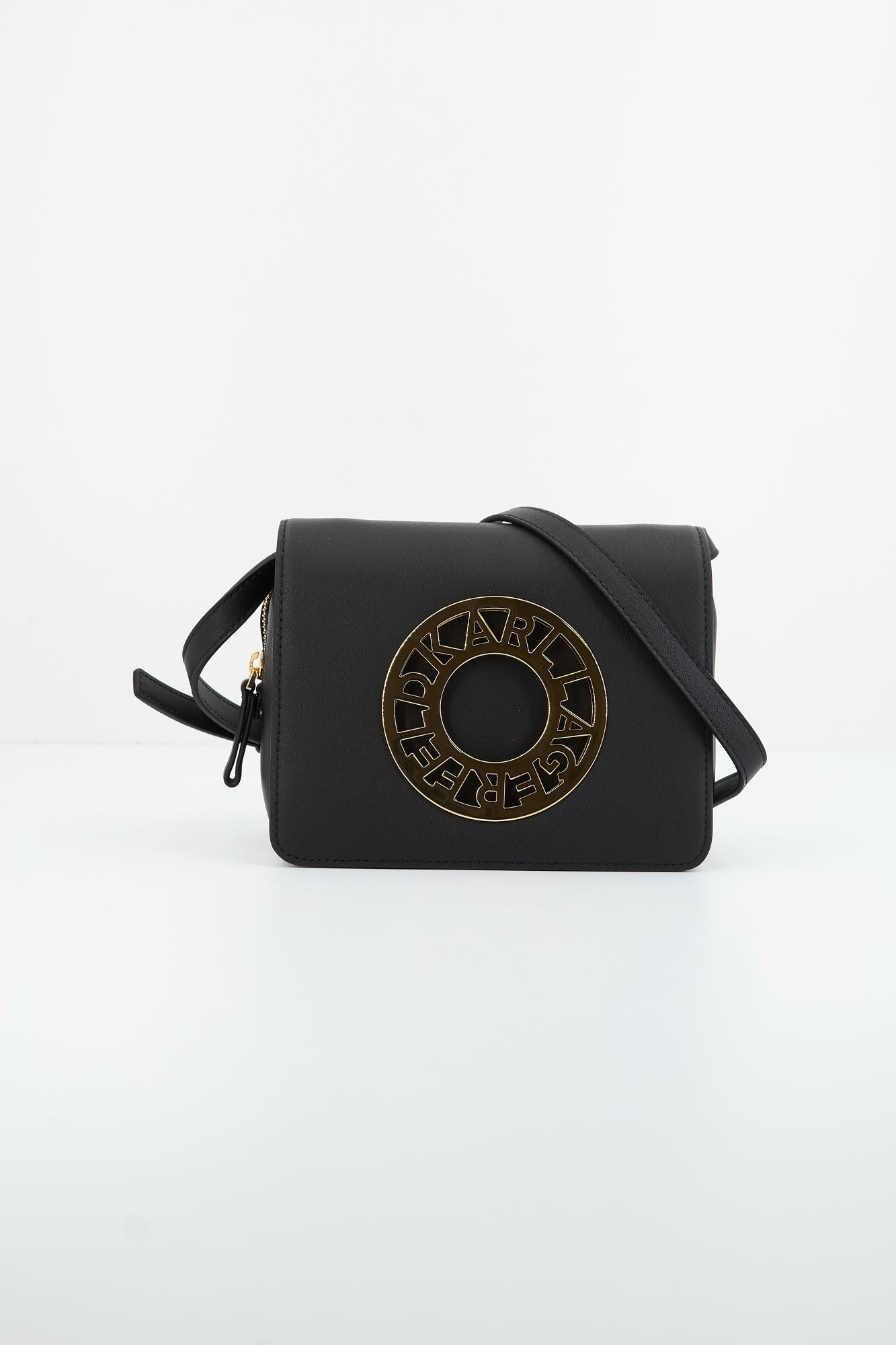 KARL LAGERFELD DISK CROSSBODY en color NEGRO (1)