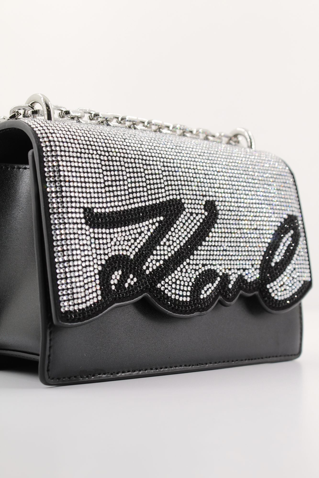 KARL LAGERFELD K/SIGNATURE SP SM SHB CRYS en color NEGRO (4)