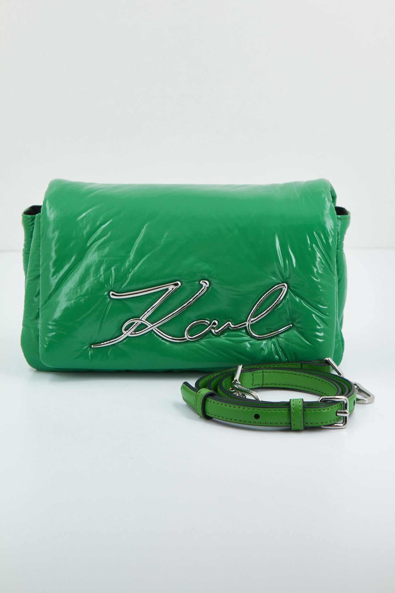 KARL LAGERFELD K/SIGNATURE SOFT SHB NYLON en color VERDE (1)