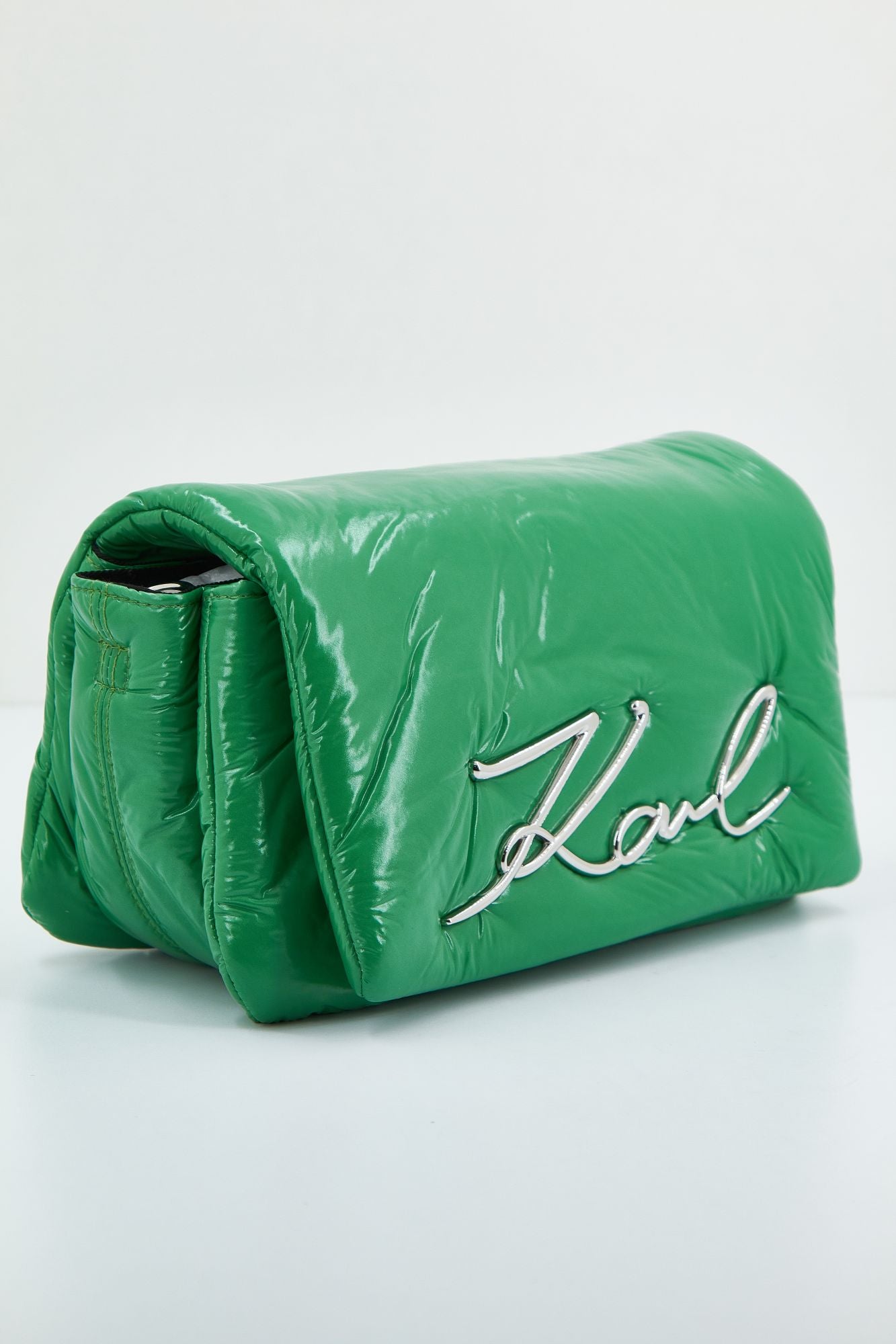 KARL LAGERFELD K/SIGNATURE SOFT SHB NYLON en color VERDE (2)