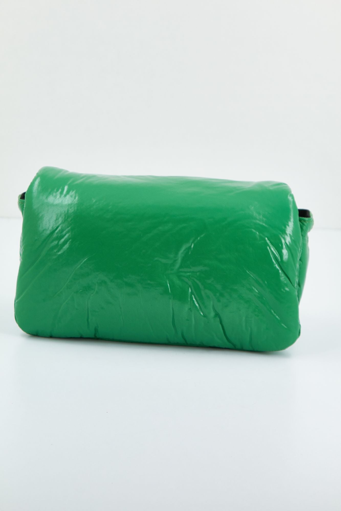 KARL LAGERFELD K/SIGNATURE SOFT SHB NYLON en color VERDE (3)