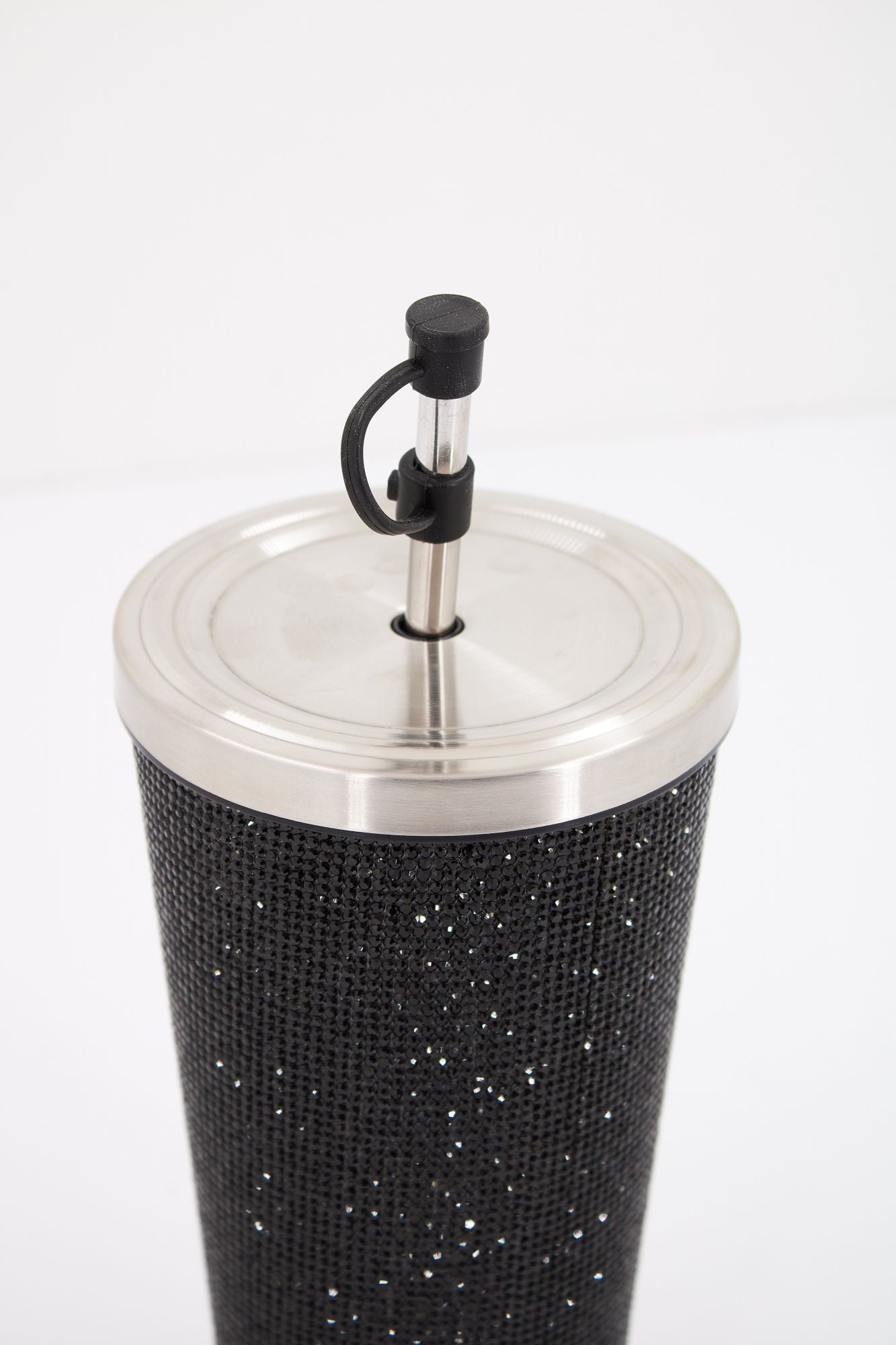 KARL LAGERFELD K/IKONIK 2.0 RHNSTN TRAVEL en color NEGRO (3)