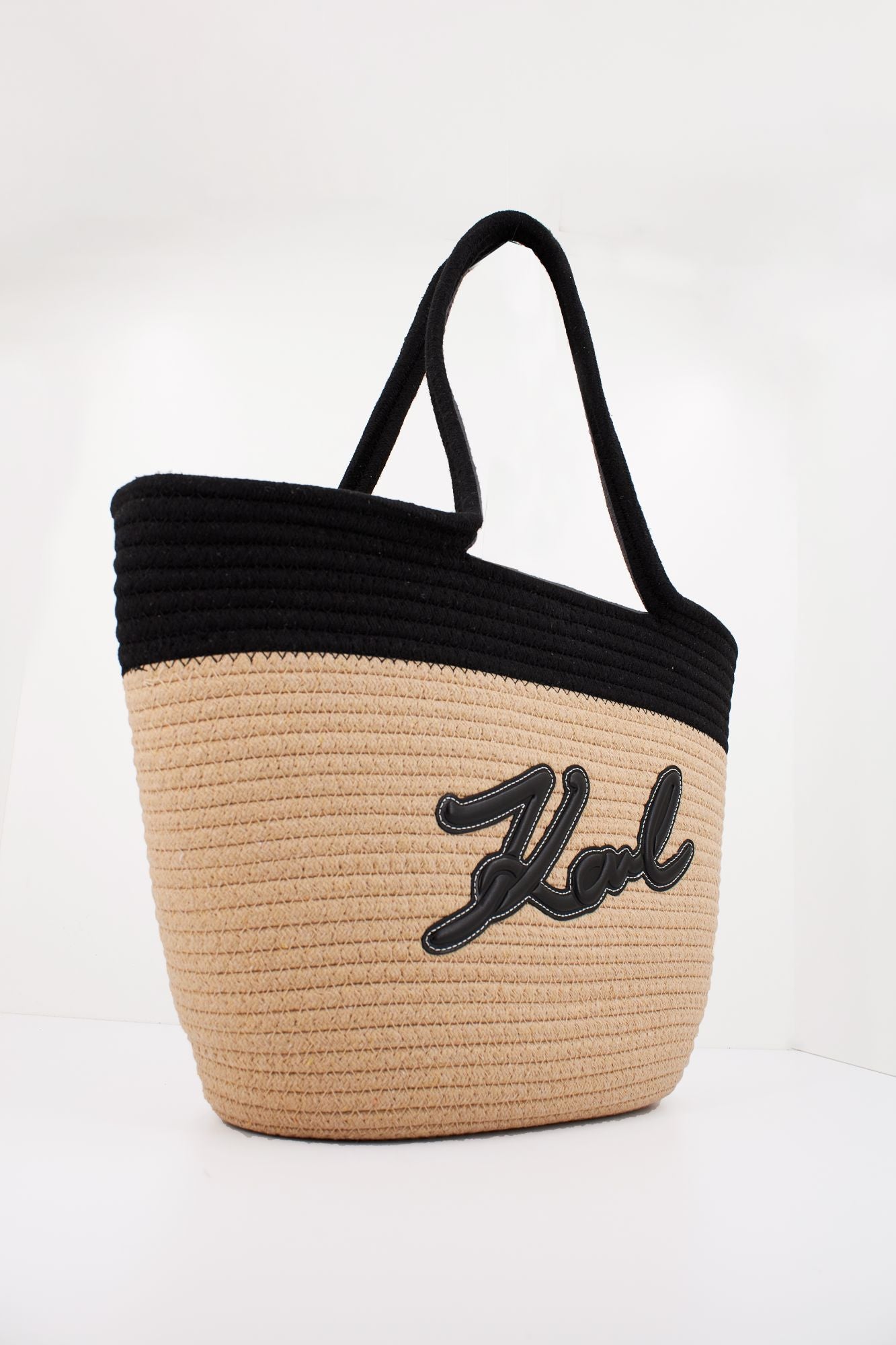 KARL LAGERFELD K/SIGNATURE BEACH BASKET en color NEGRO (3)
