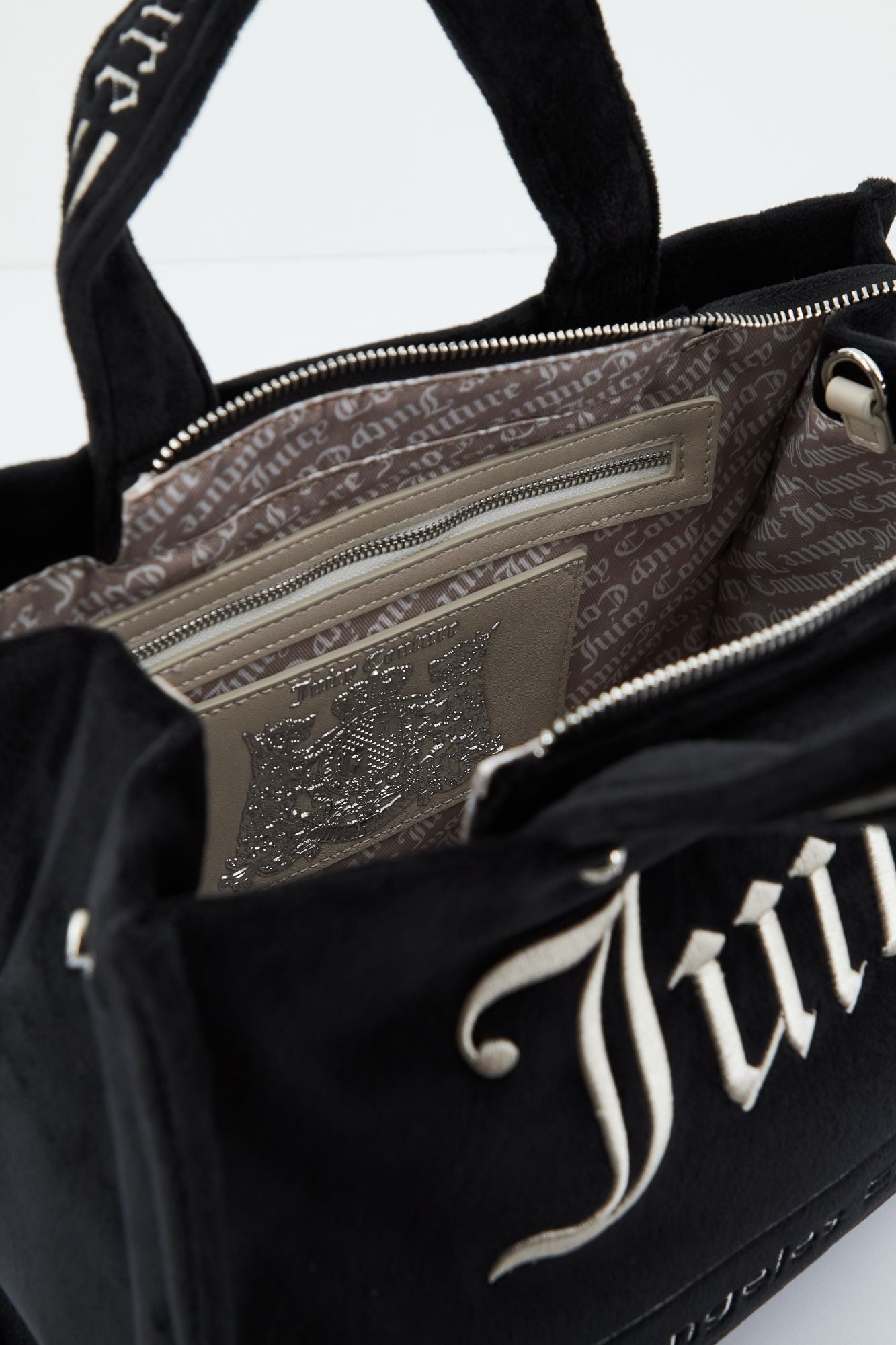 JUICY COUTURE IRIS MEDIUM SHOPPER BAG en color NEGRO (4)