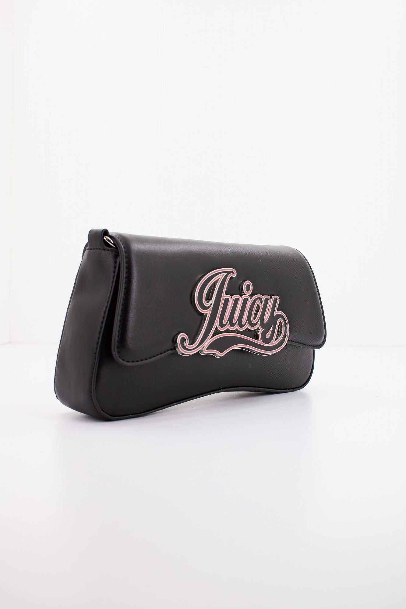 JUICY COUTURE RIHANNA FLAP BAG PU en color NEGRO (2)