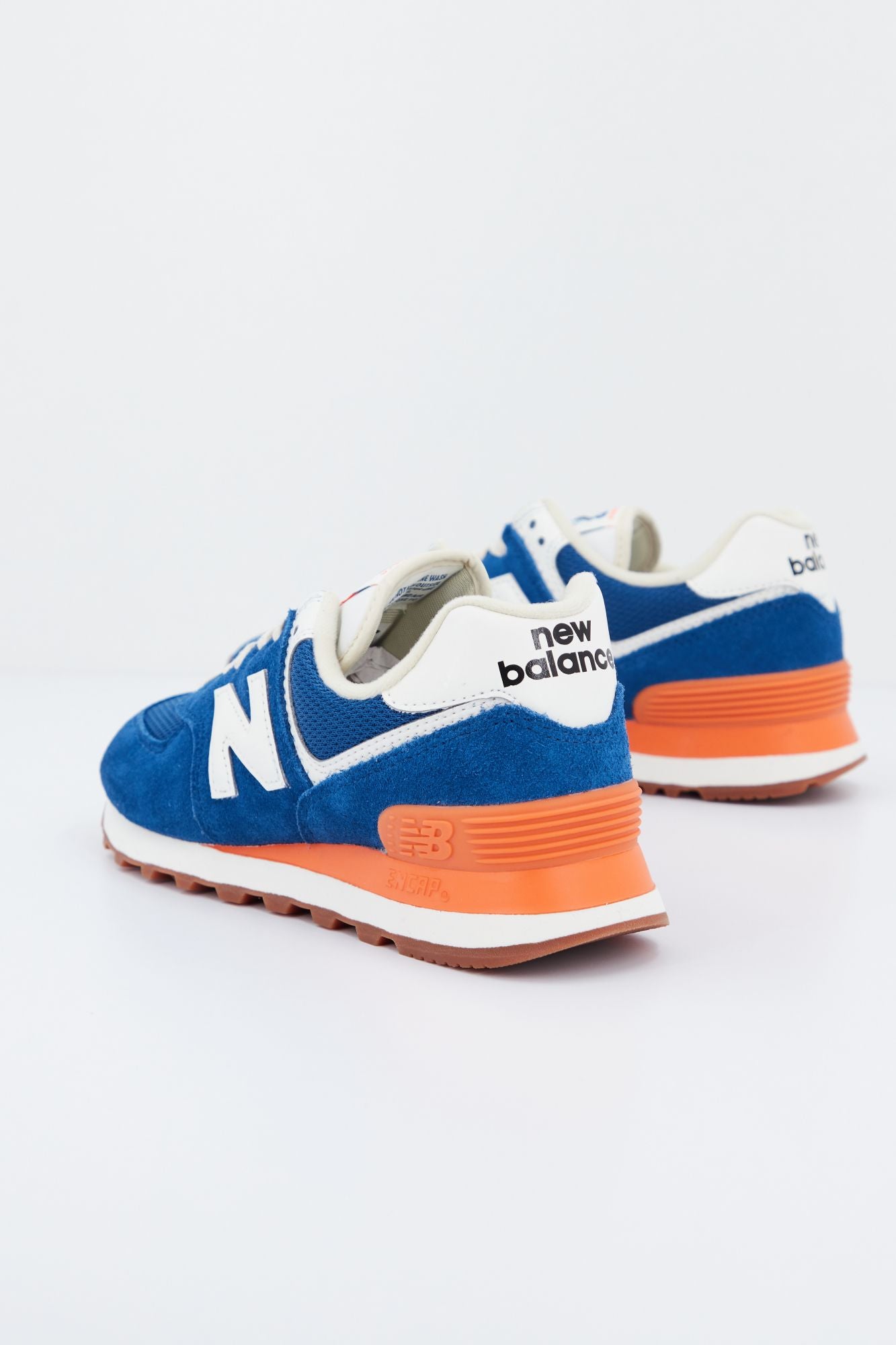 NEW BALANCE WL574 VA2 en color AZUL (3)