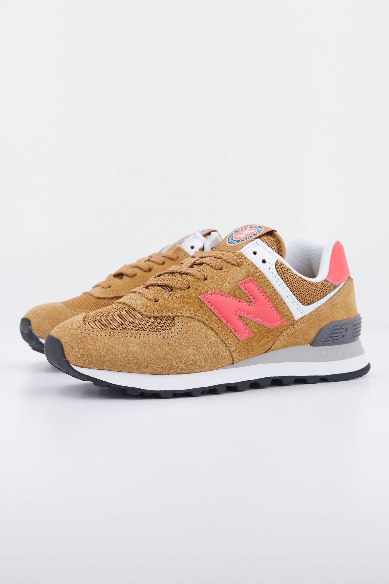 NEW BALANCE WL574 HA2 en color MARRON (1)