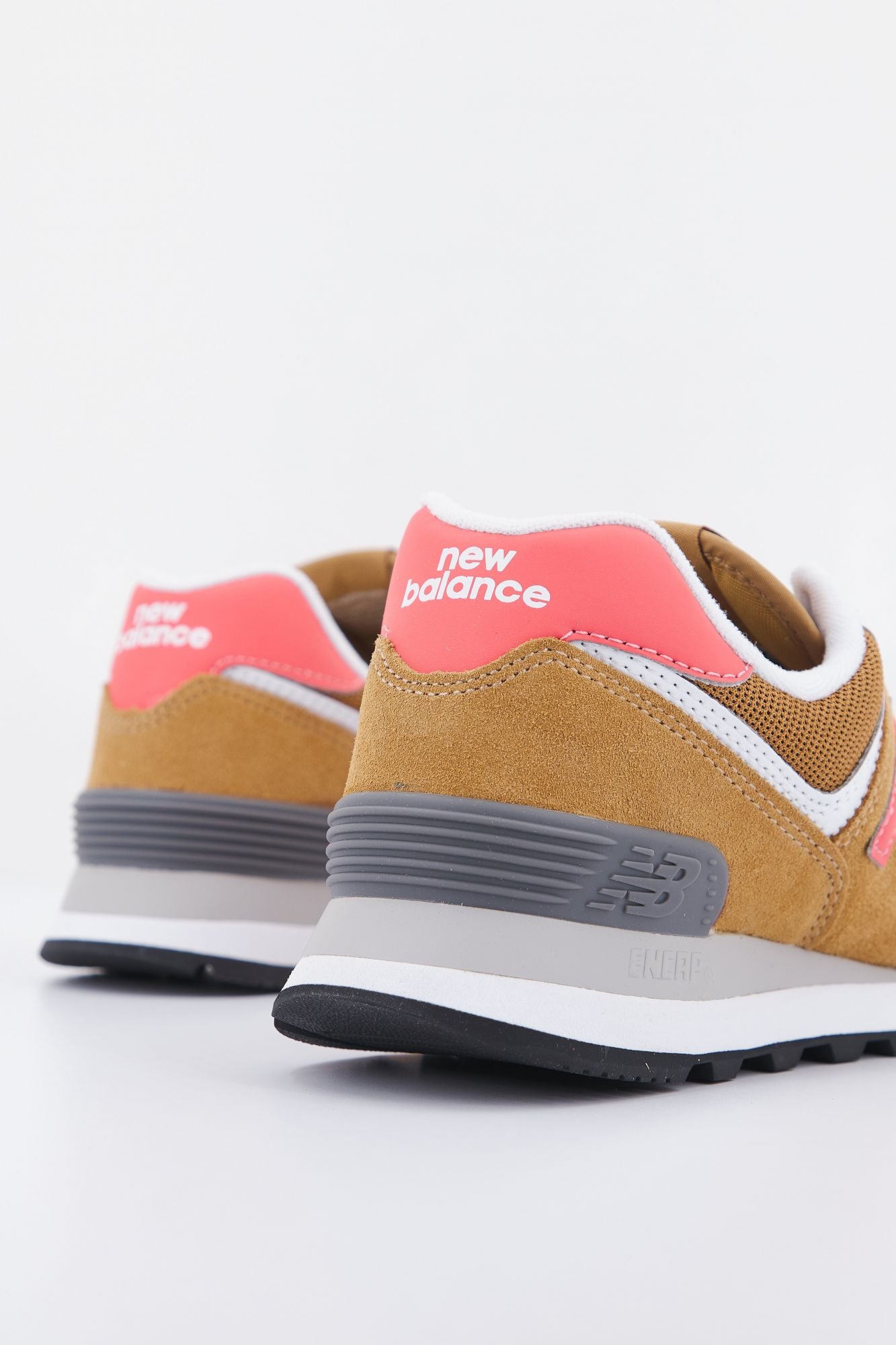 NEW BALANCE WL574 HA2 en color MARRON (3)