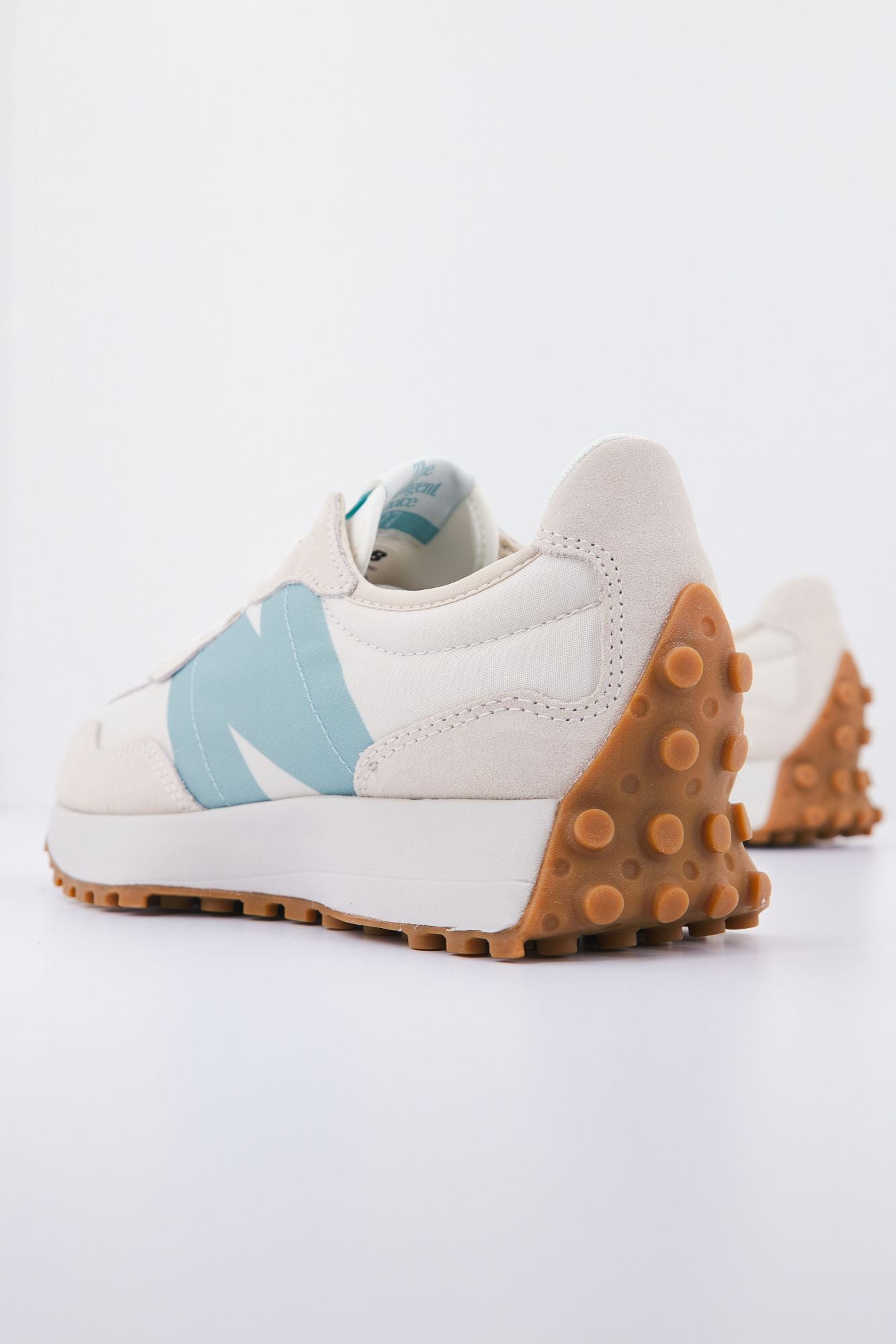 NEW BALANCE WS327 HG1 en color BEIS (3)