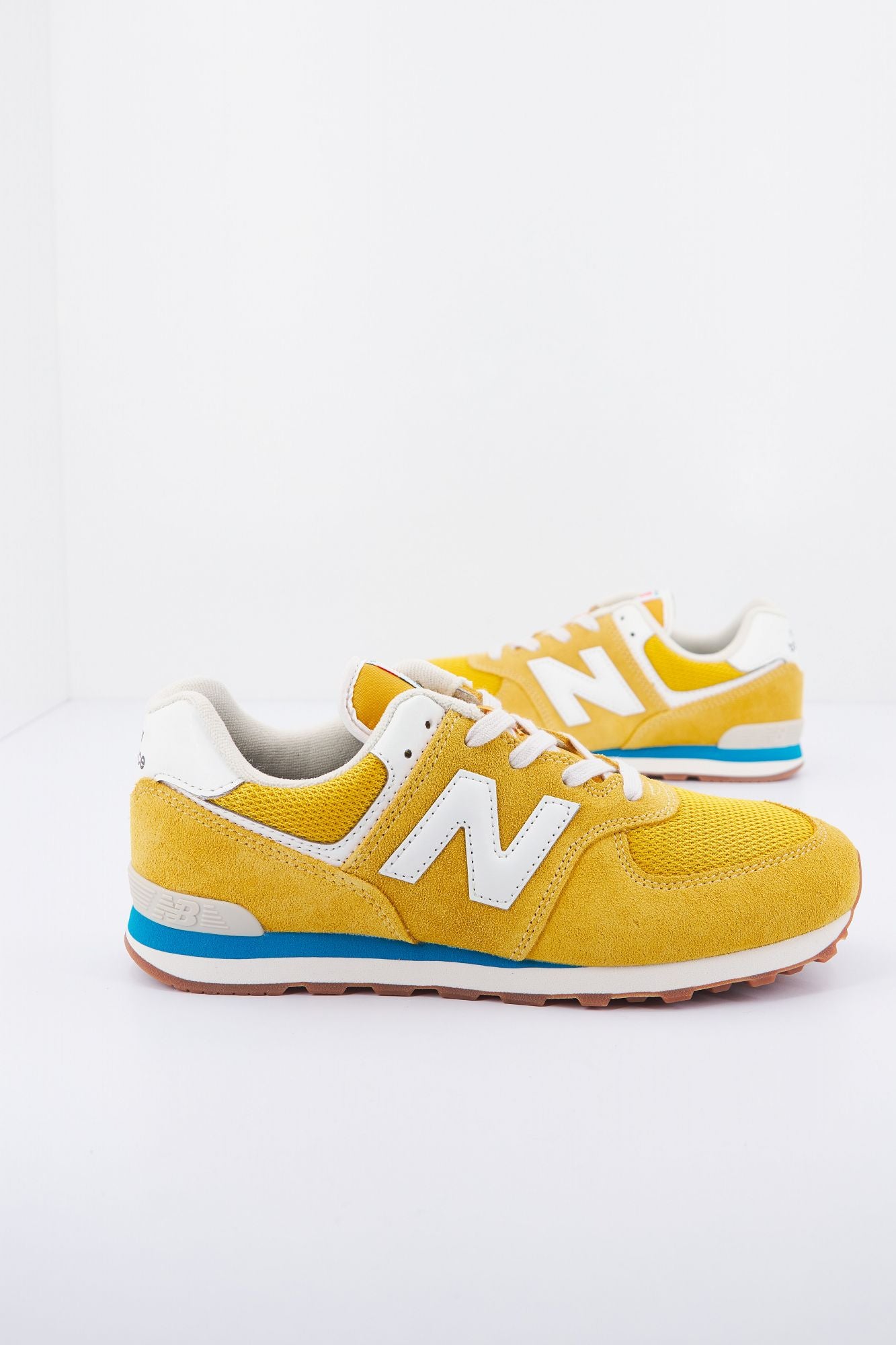 NEW BALANCE GC574 HB2 en color AMARILLO (3)