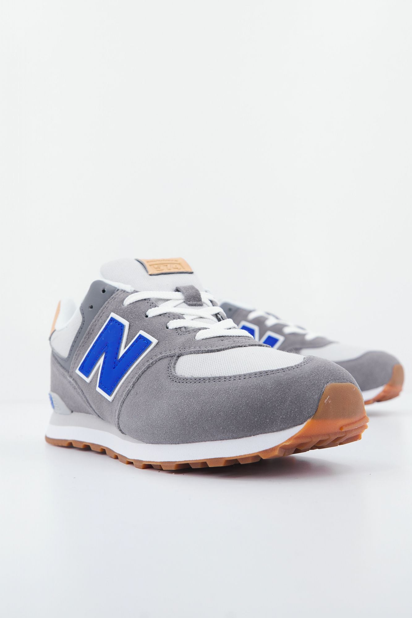 NEW BALANCE GC574 NA2 en color GRIS (1)