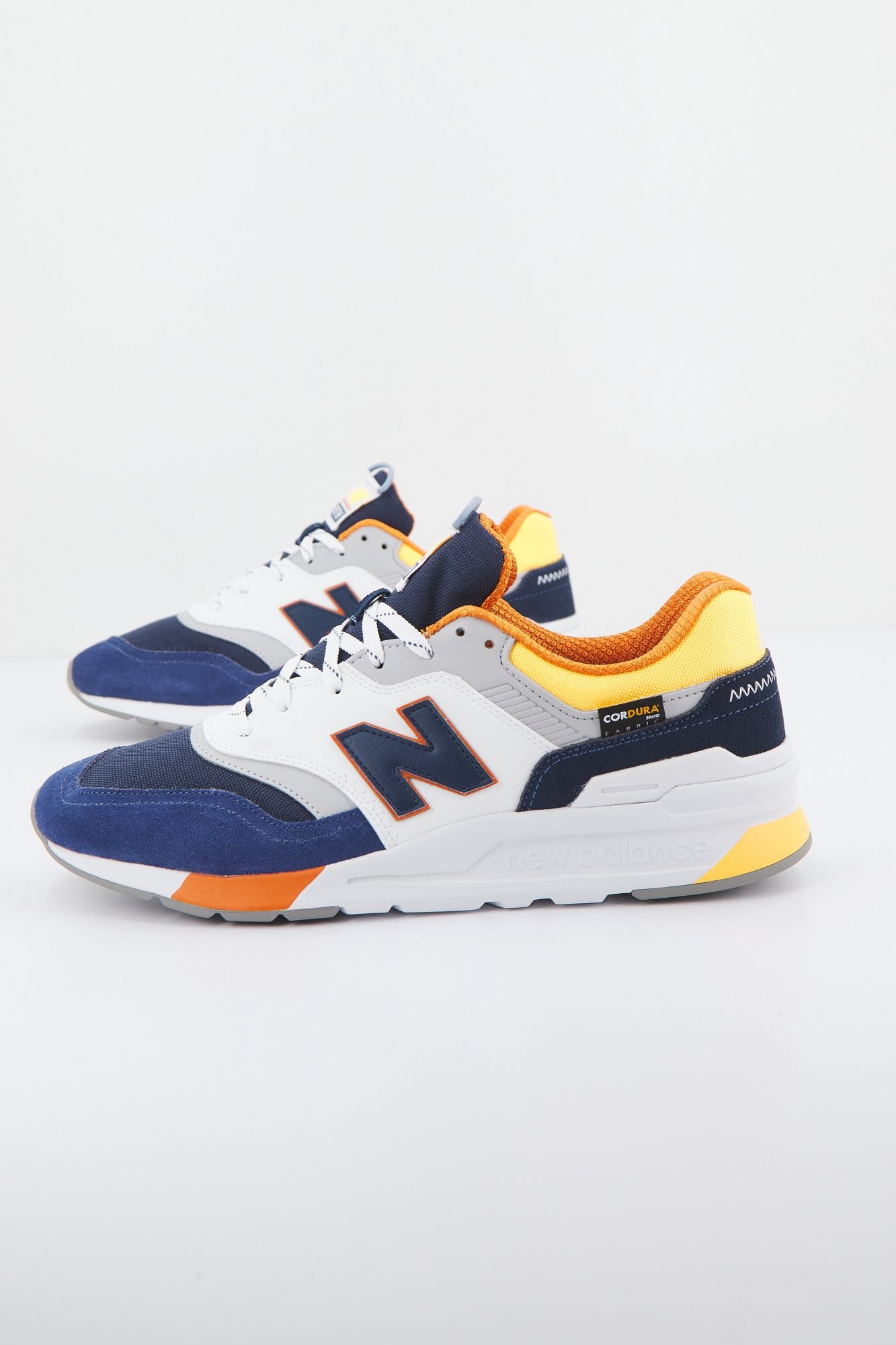 NEW BALANCE CM997 en color AZUL (2)