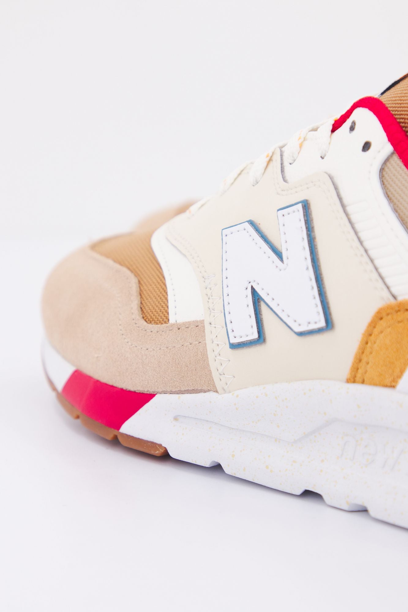 NEW BALANCE CM997 en color MARRON CLARO (4)