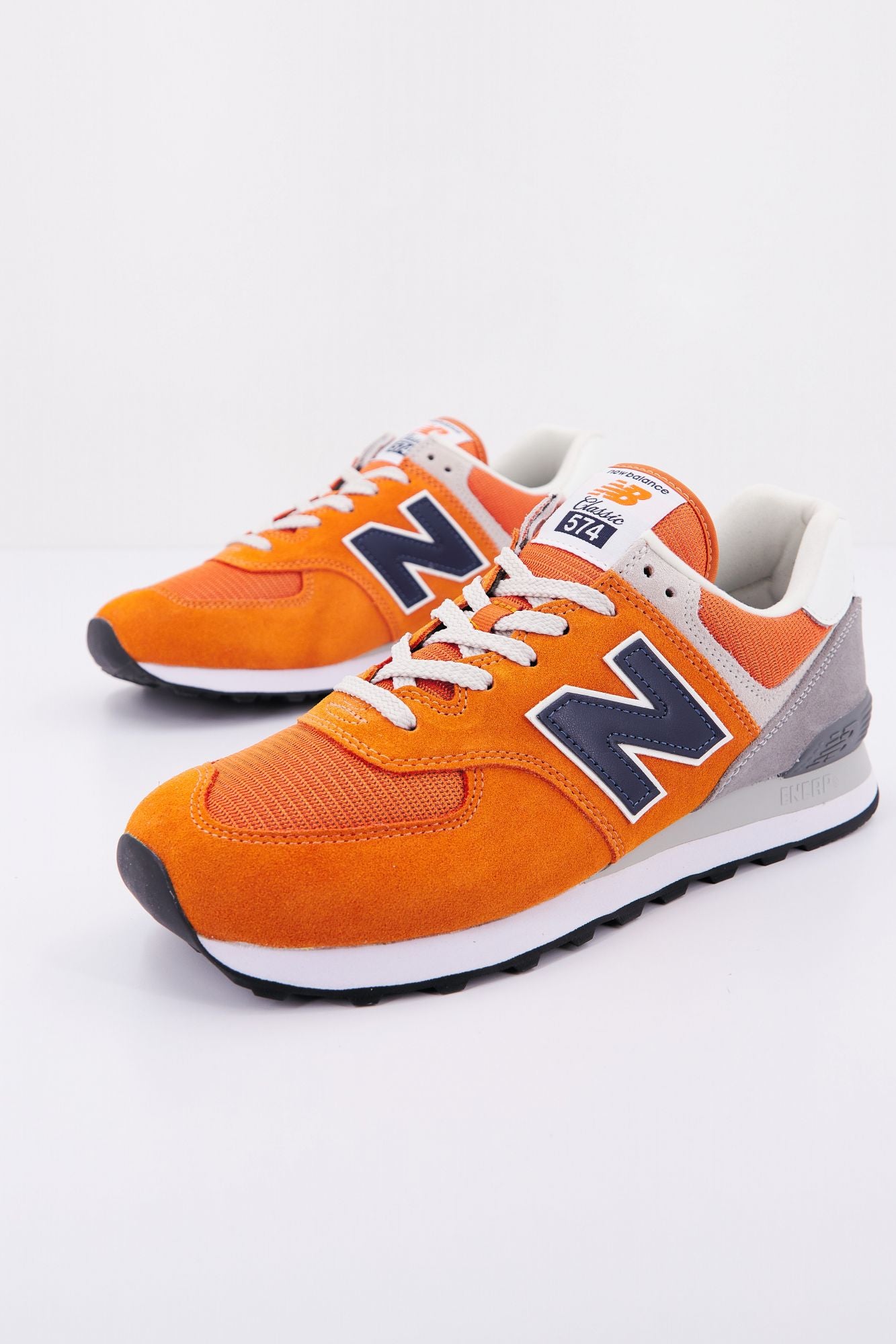 NEW BALANCE ML574 HJ2 en color NARANJA (2)