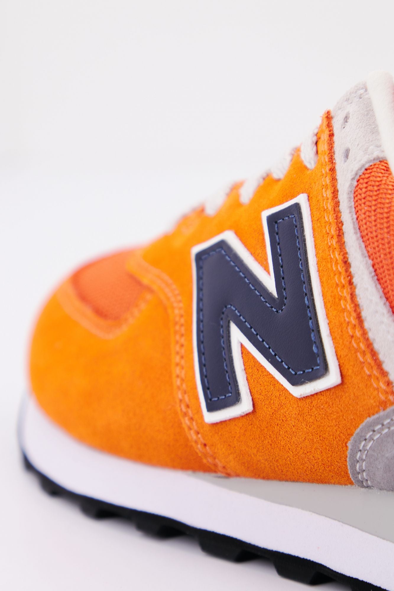 NEW BALANCE ML574 HJ2 en color NARANJA (3)