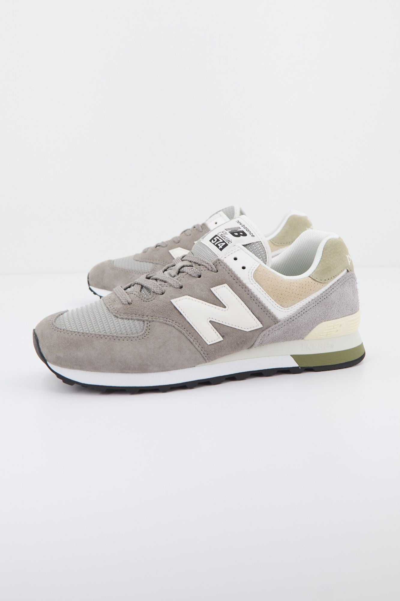 NEW BALANCE ML574 en color GRIS (1)