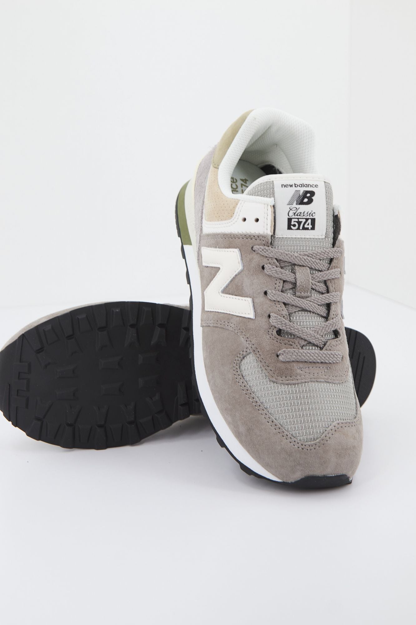 NEW BALANCE ML574 en color GRIS (4)